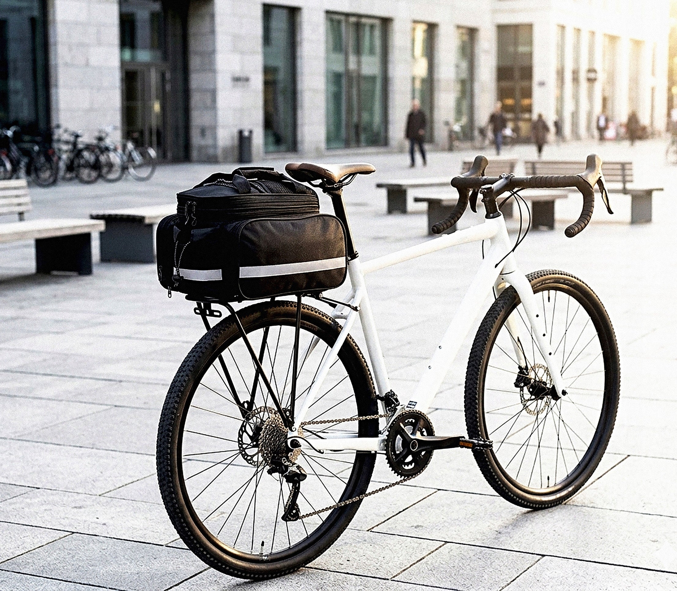 BICYCLE POUCH BAG FOR BICYCLE TRUNK + COVER Spacious Comfortable Sturdy Model Bike black