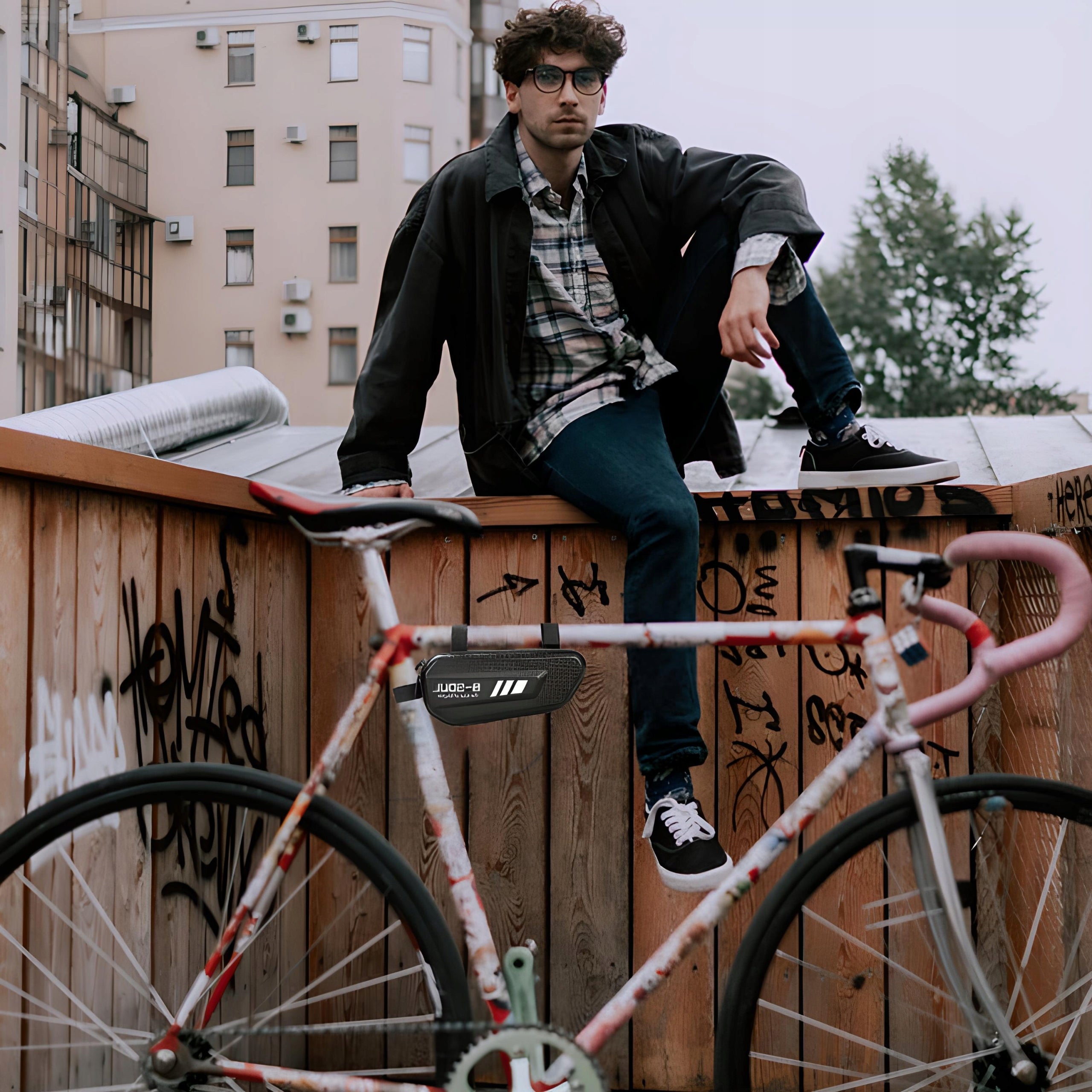 BICYCLE POUCH BAG FOR PHONE HOLDER WATERPROOF ROOMY STIFFENED XXL Kind universal