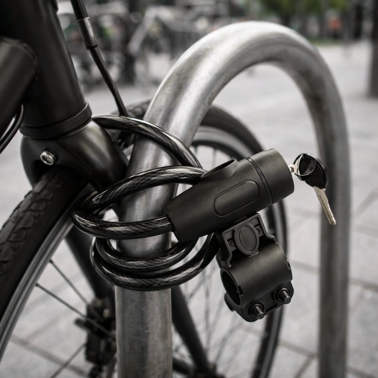 BICYCLE SECURITY CABLE CLASP FOR BICYCLE WITH KEY BLACK + HOLDER Kind cord