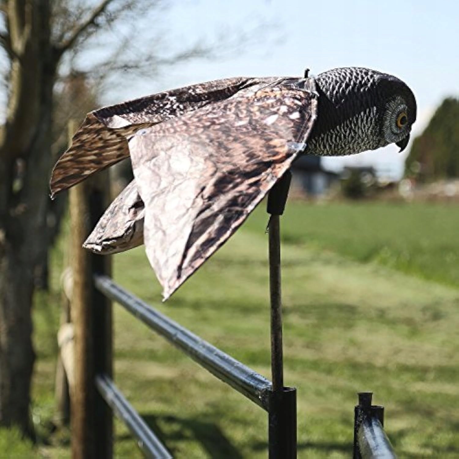 BIRD REPELLENT STARLING PIGEON GULL OWL WITH MOVABLE WINGS EAGLE Batteries included no