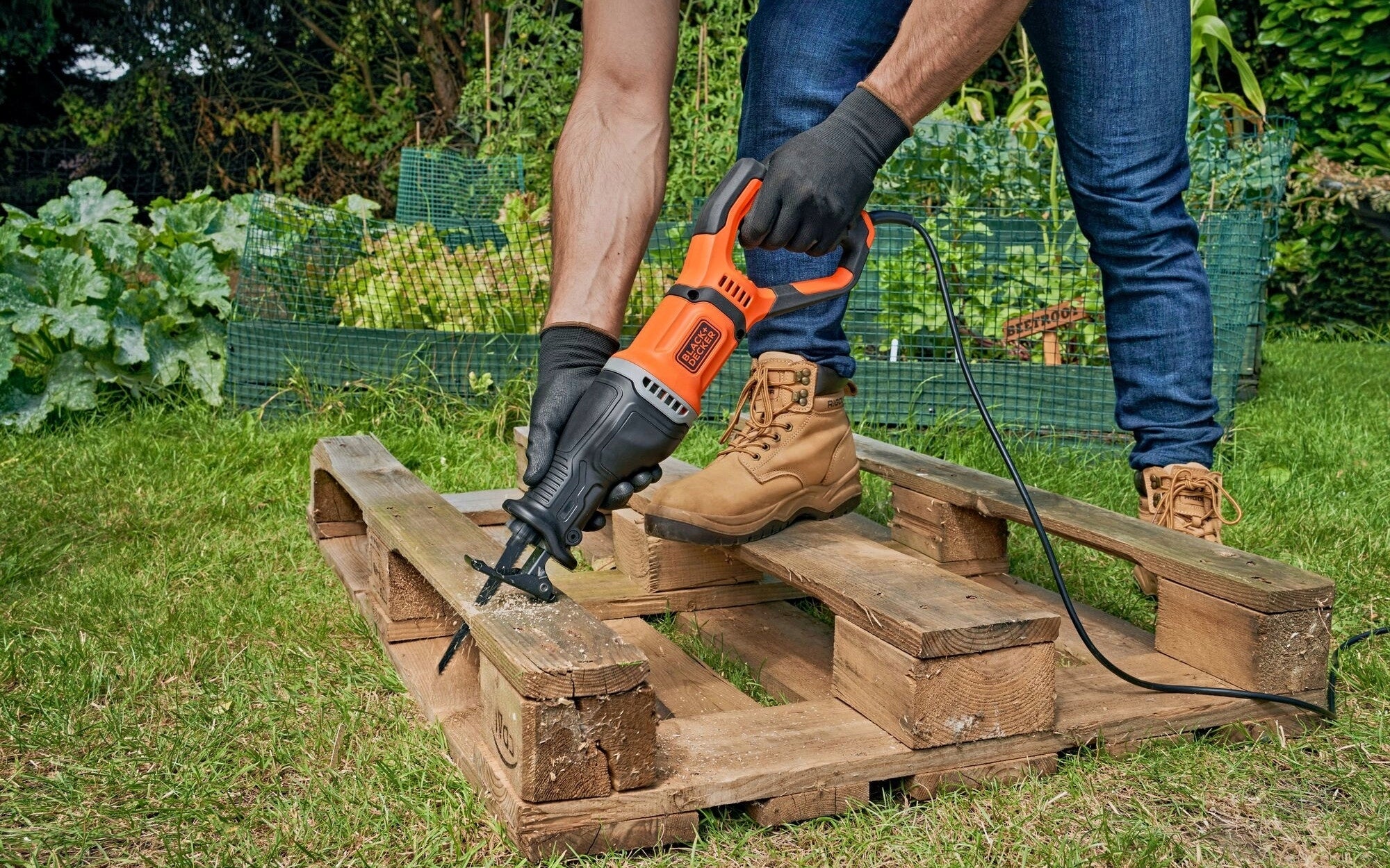 BLACK DECKER Reciprocating saw fox 750W BES301 +2x blade fox tail Maximum power 750 W