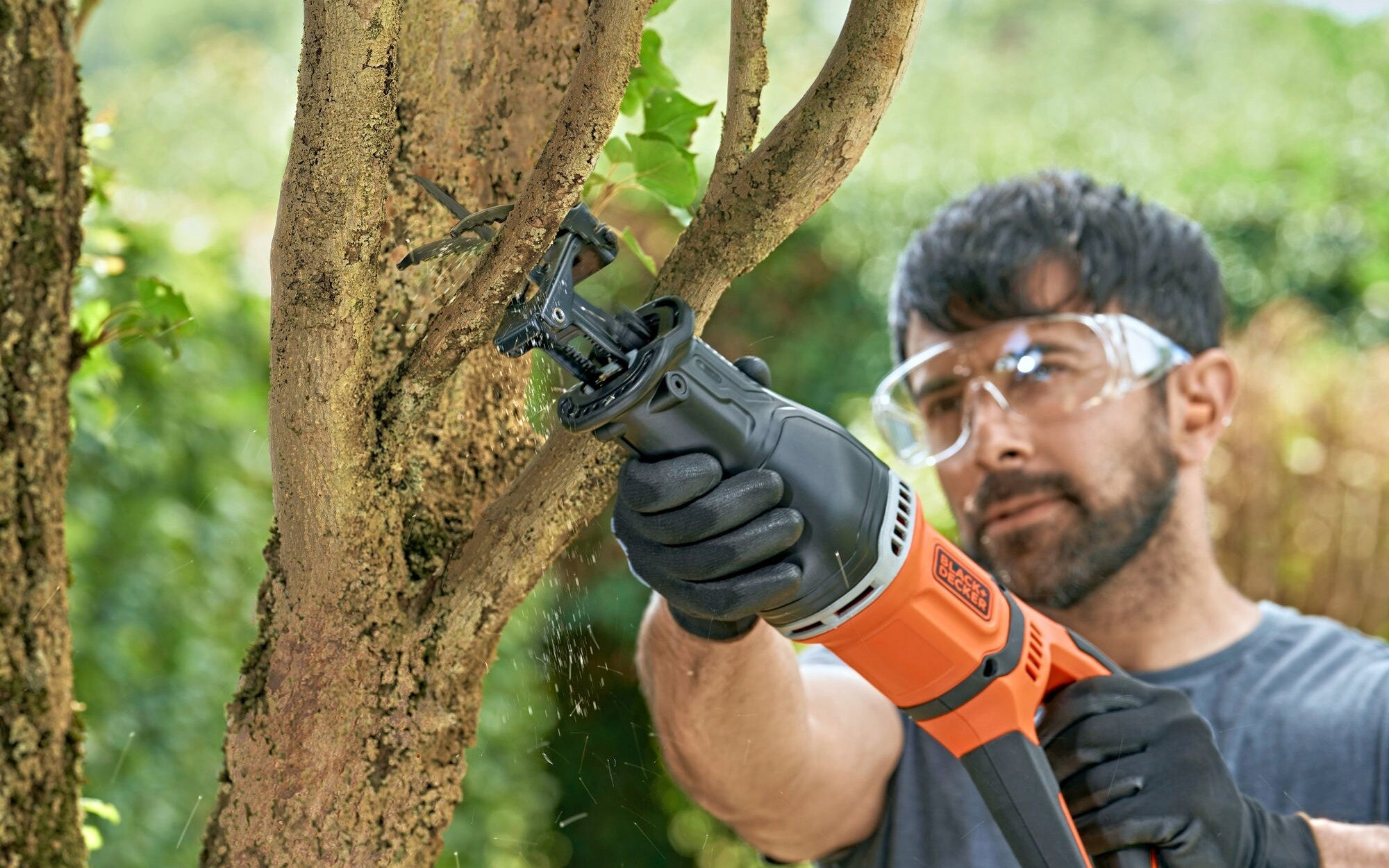BLACK DECKER Reciprocating saw fox 750W BES301 +2x blade fox tail Stroke speed 2800 1/min