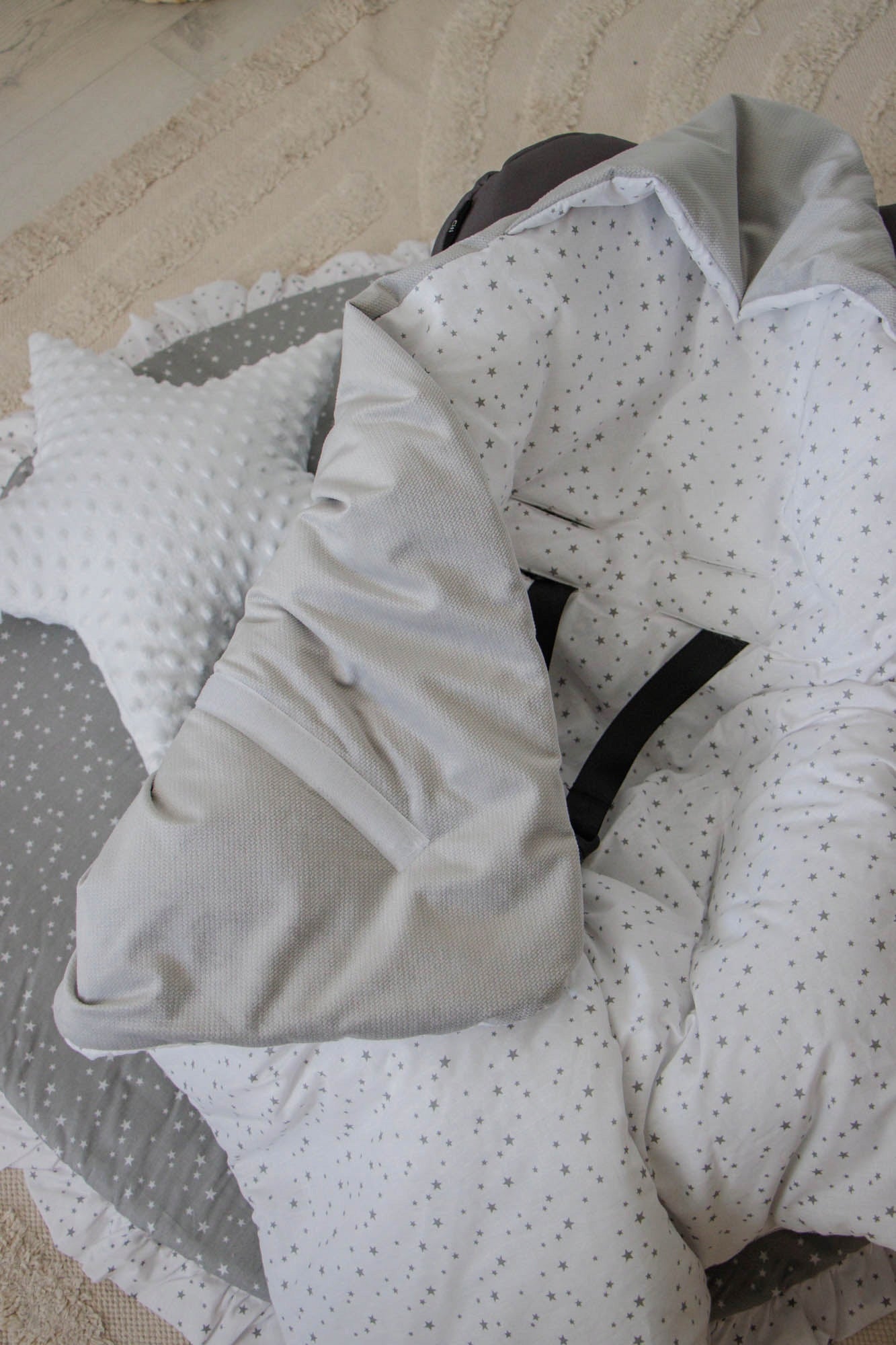 BLANKET FOR SEAT SWADDLE VELVET with hood EAN (GTIN) 5904506827565