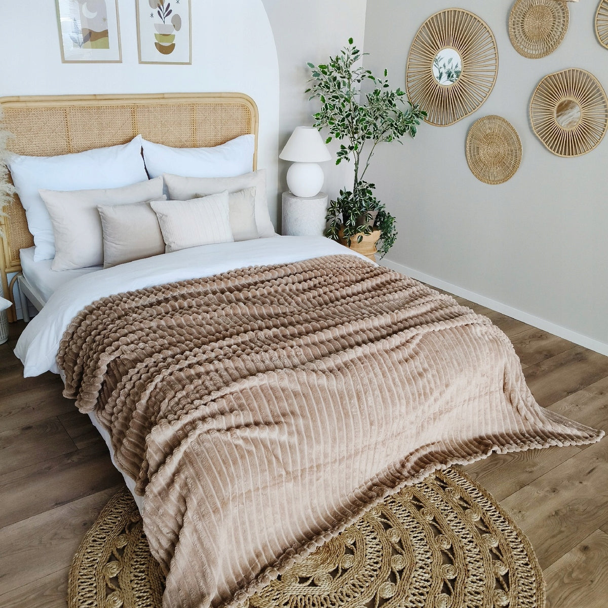BLANKET bedspread with stripes embossed cap for sofa 200x220 BEIGE NUVIO Brand Łóżkoholicy