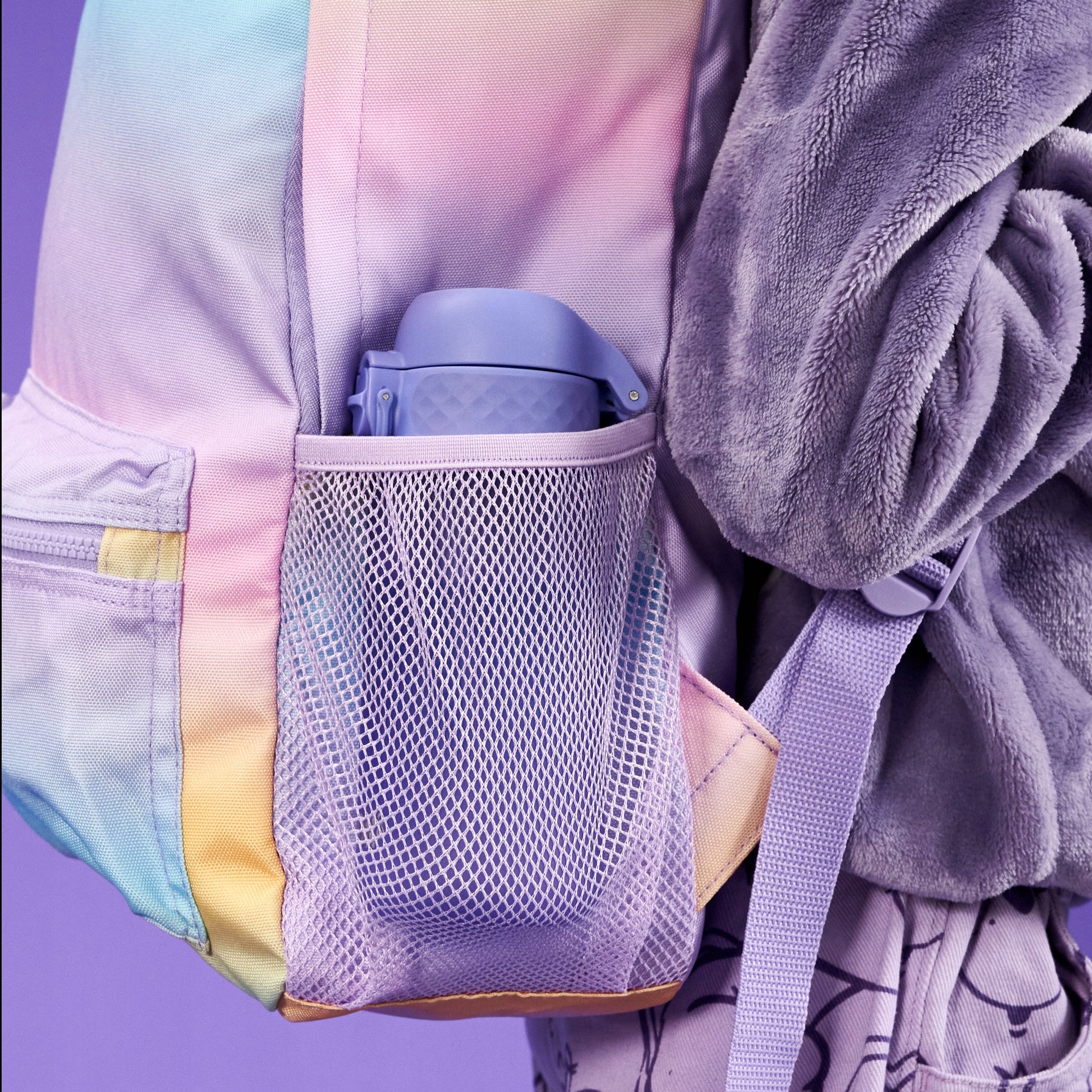 BOTTLE WITH LOCK OPENING HARD MOUTHPIECE WITHOUT STRAW PURPLE SMALL ION8 0,4 L Manufacturer code I8RF350PERI