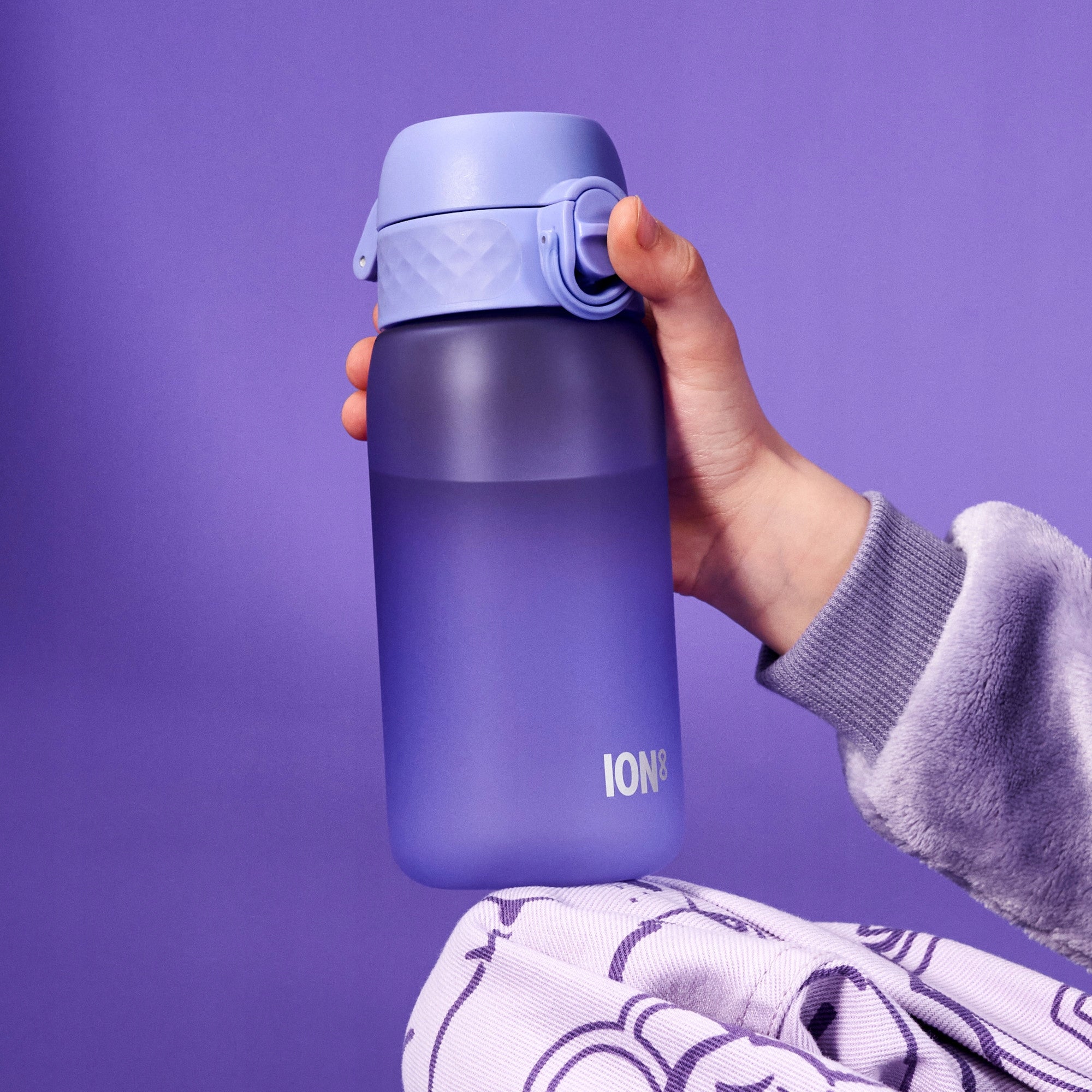 BOTTLE WITH LOCK OPENING HARD MOUTHPIECE WITHOUT STRAW PURPLE SMALL ION8 0,4 L Packaging status original
