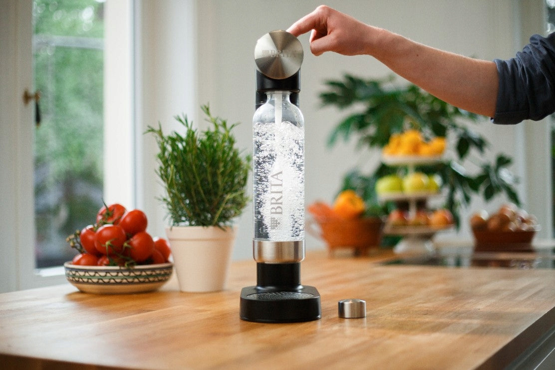 BRITA Black SodaONE Water Gas Saturator with CO2 Cylinder and Bottle Manufacturer code 4006387113193
