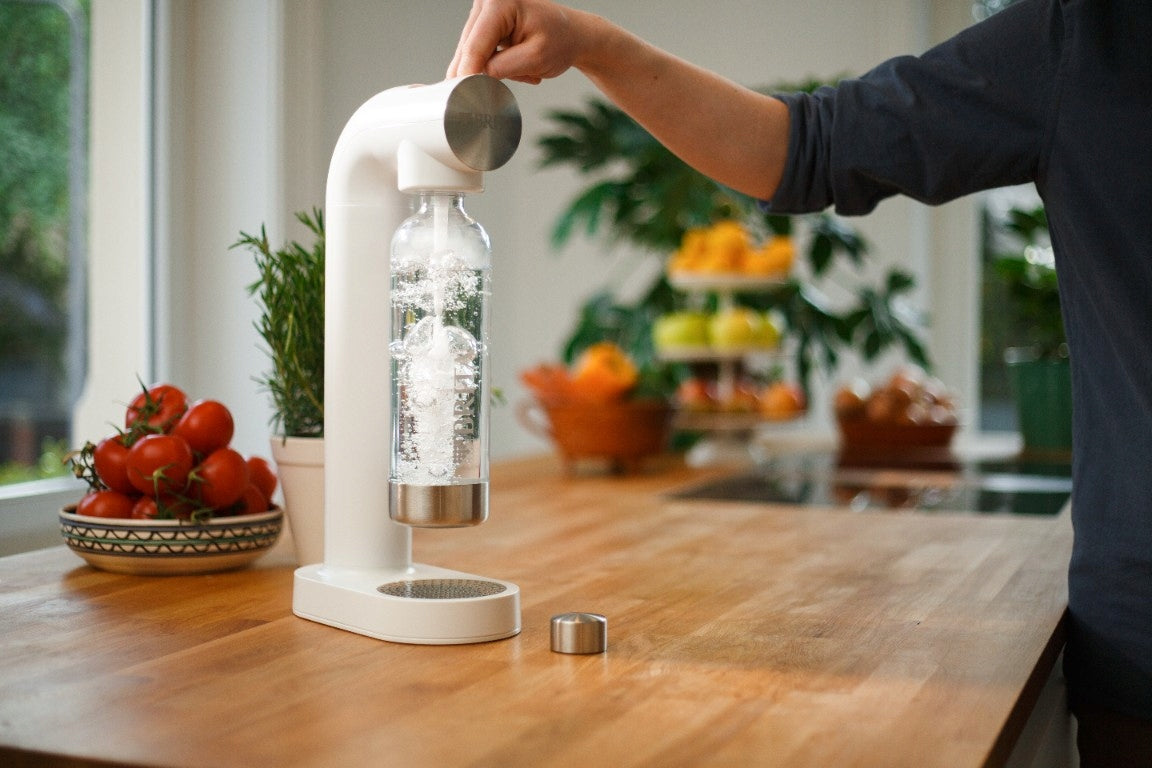 BRITA White SodaONE water gassing saturator with CO2 cylinder and bottle Manufacturer code 4006387113179