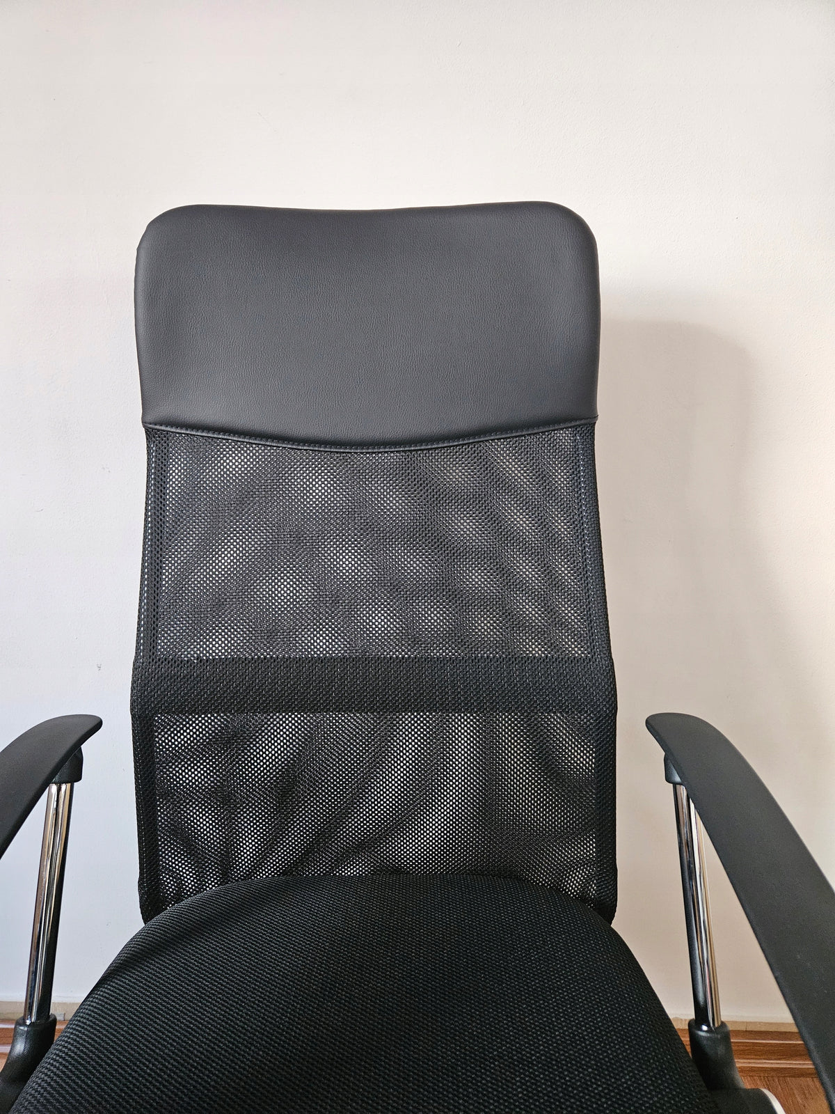 BRUISER 2 Black Swivel Adjustable Gaming Office Chair Medical device no