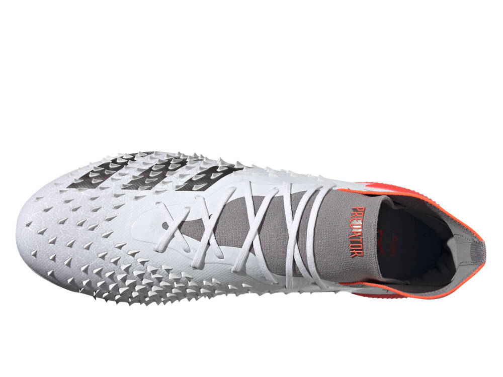 Futbolo bateliai Adidas FY6255