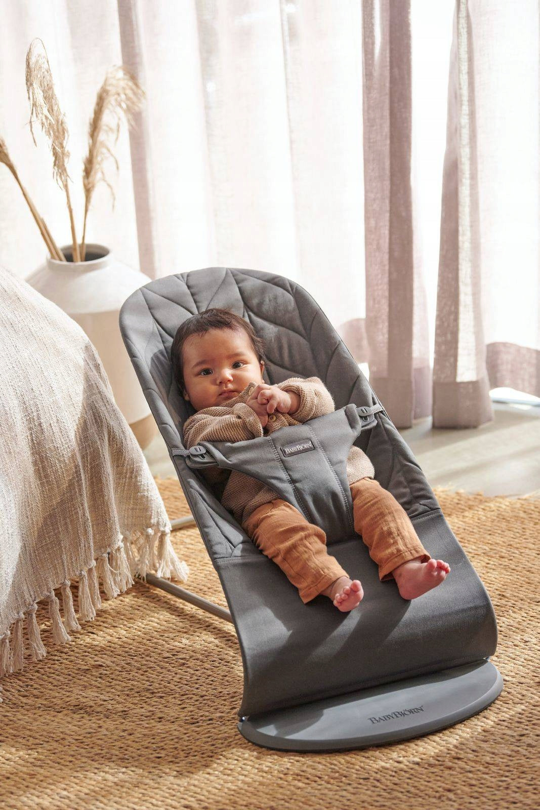 BabyBjorn Bliss Woven Petal Quilt Ergonomic Baby Lounger Anthracite Manufacturer code 7317680062260