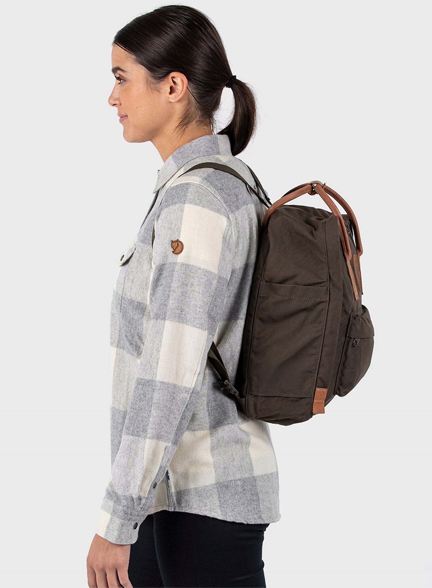 Backpack Fjallraven Kanken No. 2 - dark olive Dimensions large (A4 size)