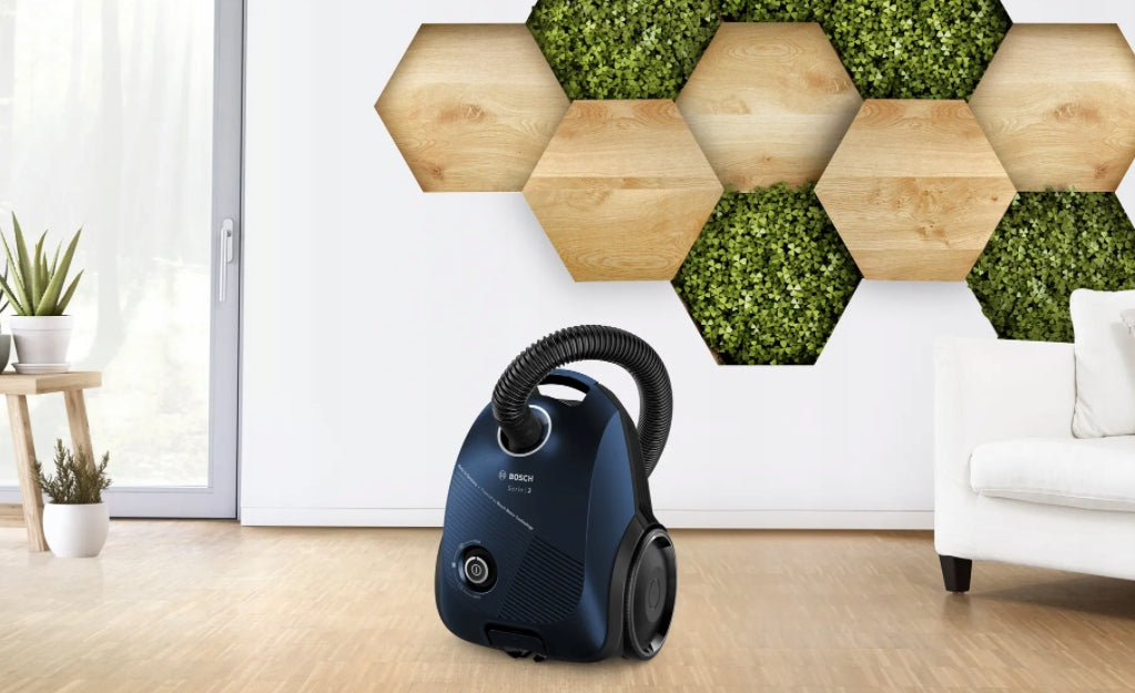 Bagged Vacuum Cleaner Bosch BGLS2BU2 600W Telescopic Tube Compact Lightweight Model BGLS2BU2