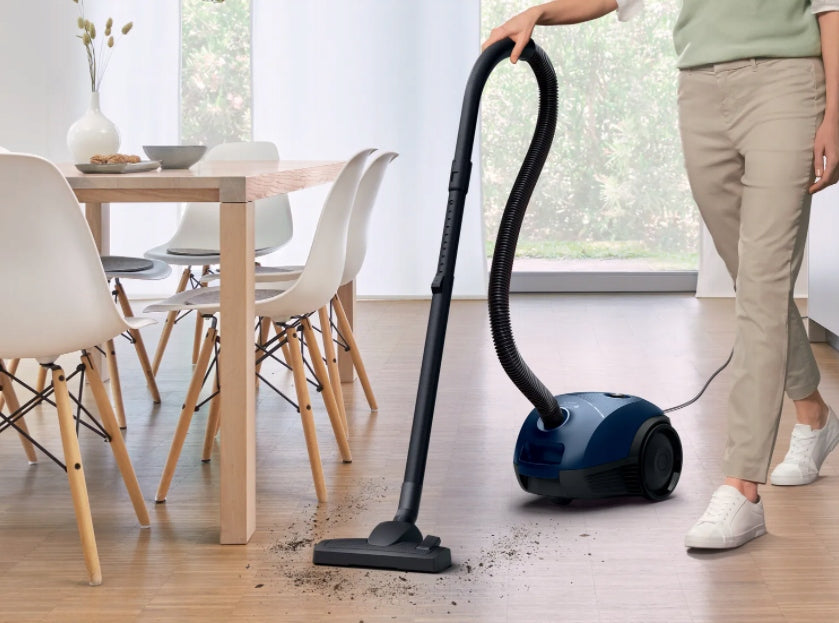 Bagged Vacuum Cleaner Bosch BGLS2BU2 600W Telescopic Tube Compact Lightweight Operating range 8 m