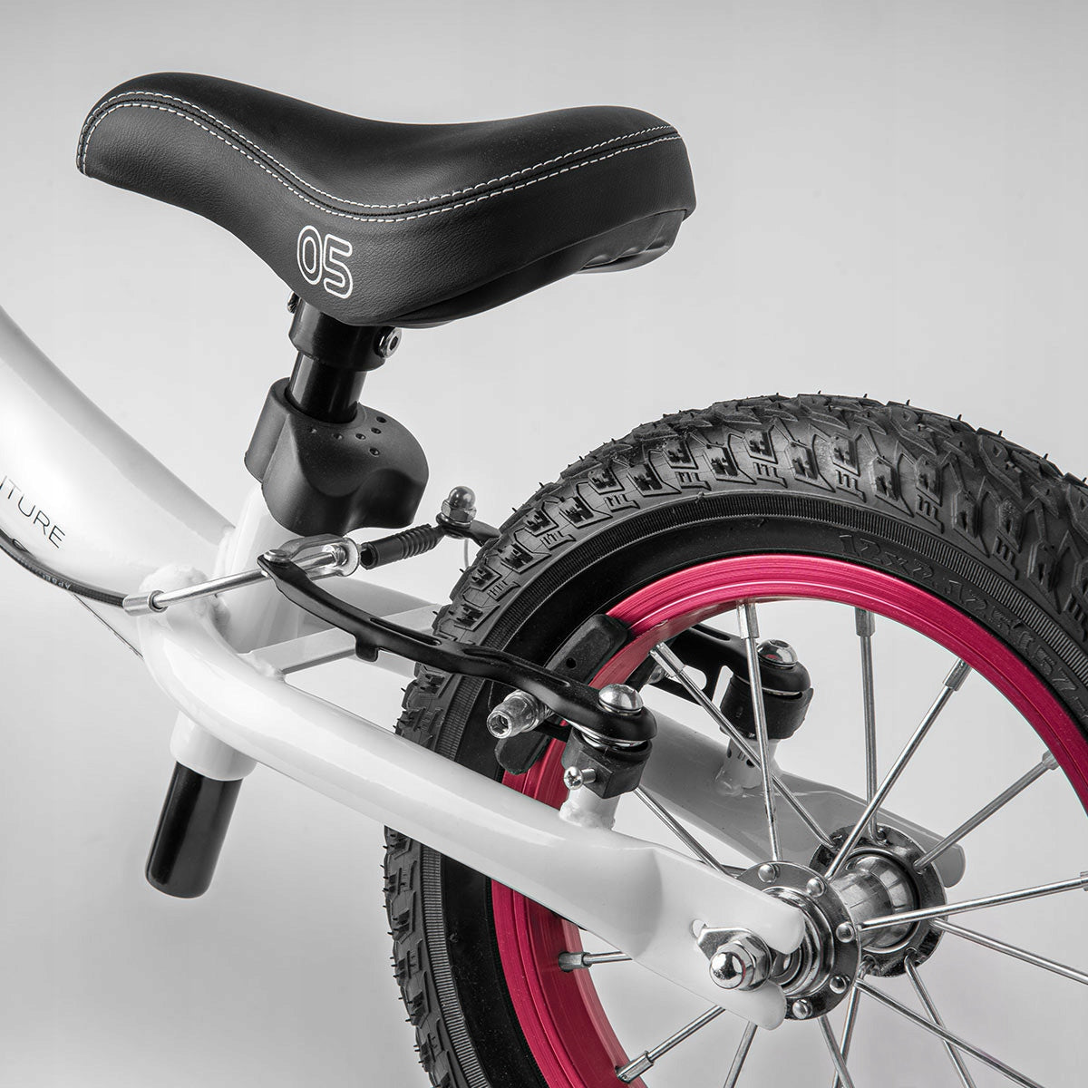 Balance bike CARIBOO ADVENTURE pumped wheels Brand Cariboo