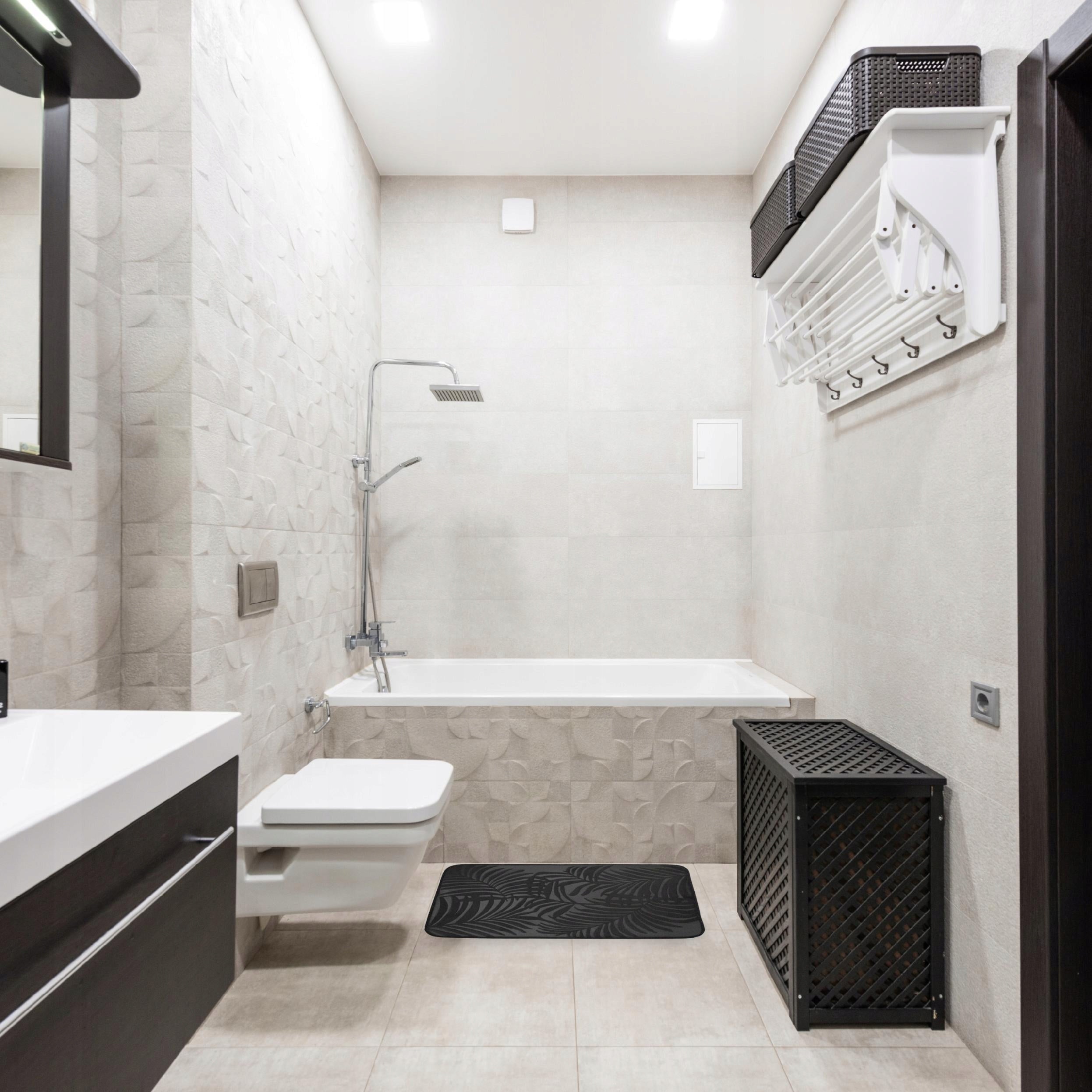 Bathroom rug, black, rubber coating, anti-slip, smooth, interesting Length 80 cm