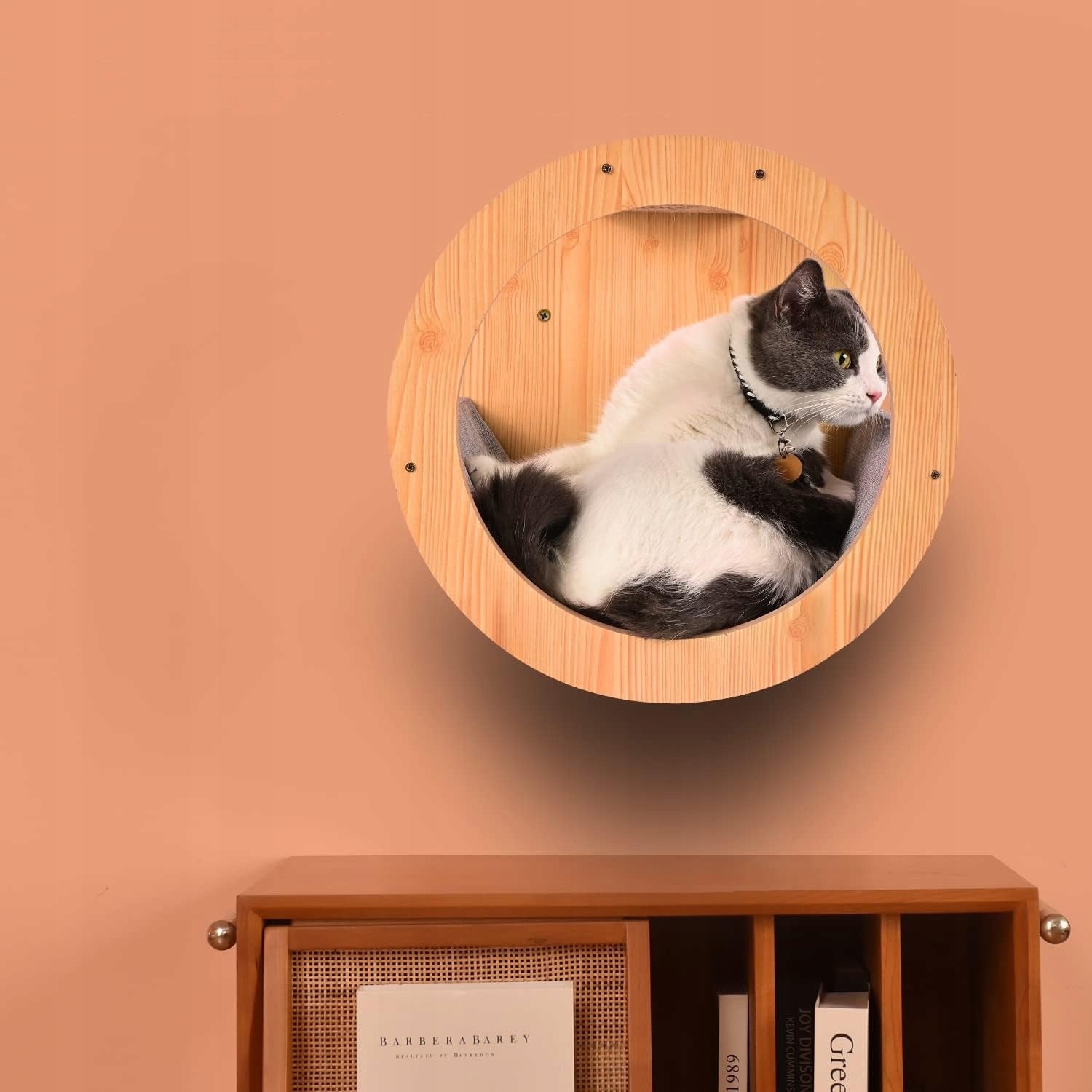 Bed booth cat house to hang on the wall wooden scratching post Packaging status original
