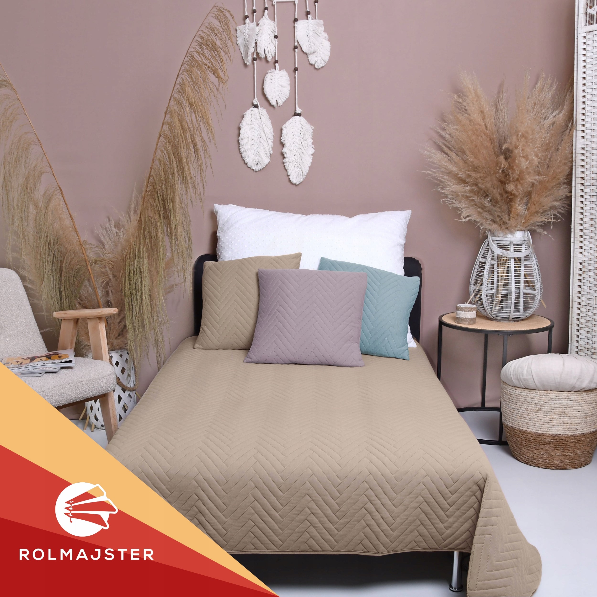 Bedspread blanket quilted for sofa bed BEIGE 220x240 cm Manufacturer code Narzuta DUNAJ na łóżko 220x240 beż