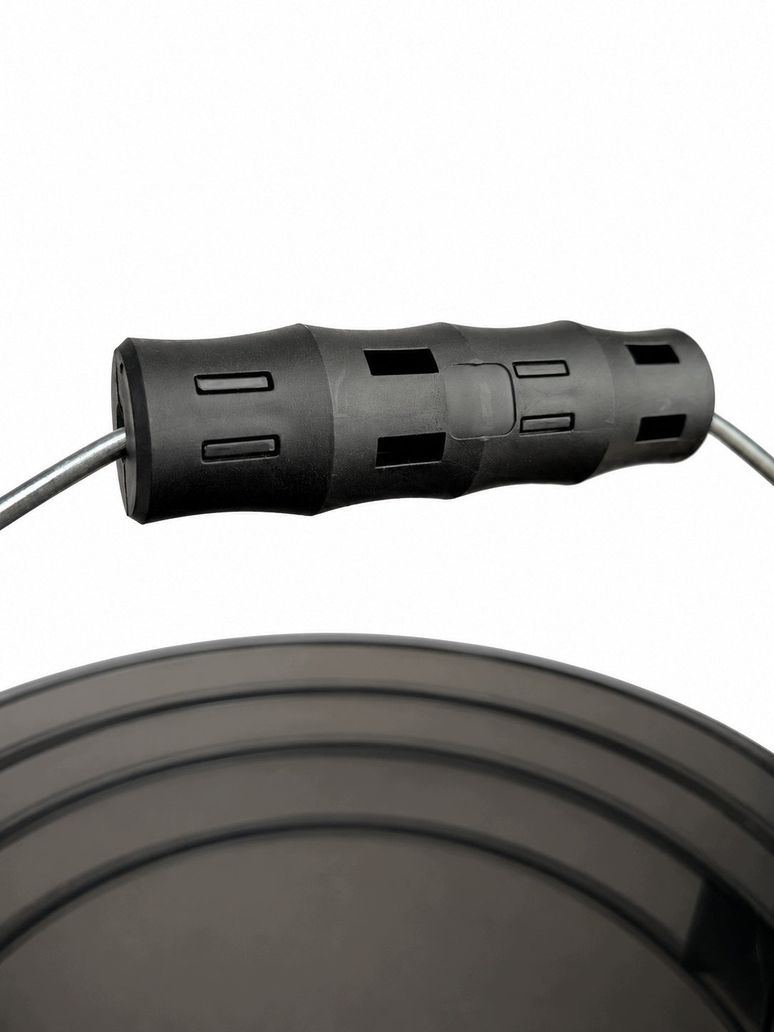 BenBow 20 L bucket with black separator + push-in lid Manufacturer Benbow