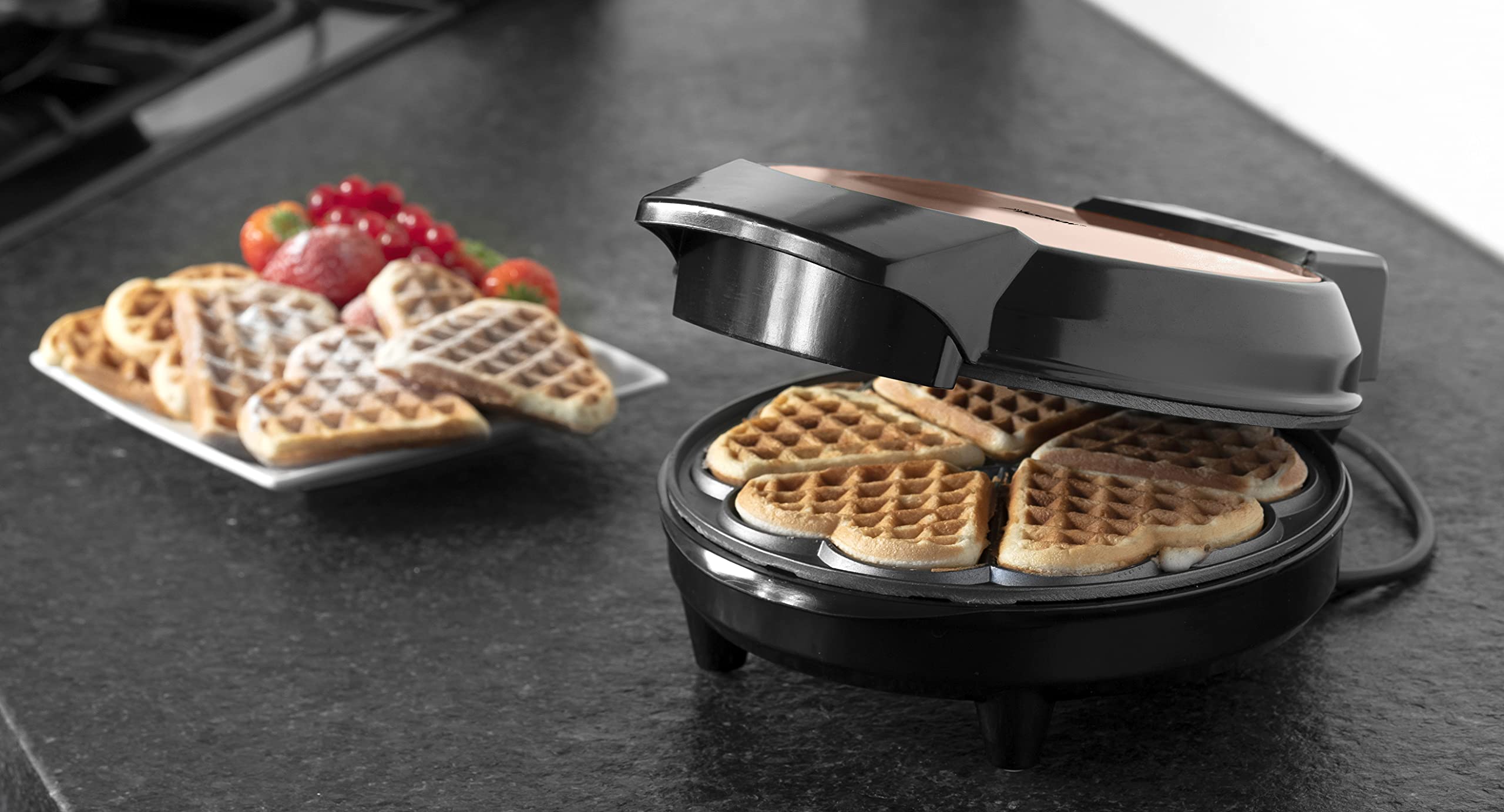 Bestron AWM700CO Waffle Iron Copper 700W Heart Shell Brand Bestron