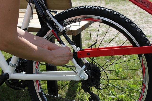 Bicycle Tow Holder Peruzzo for towing bicycle mounts up to 20" yellow Maximum load 45 kg