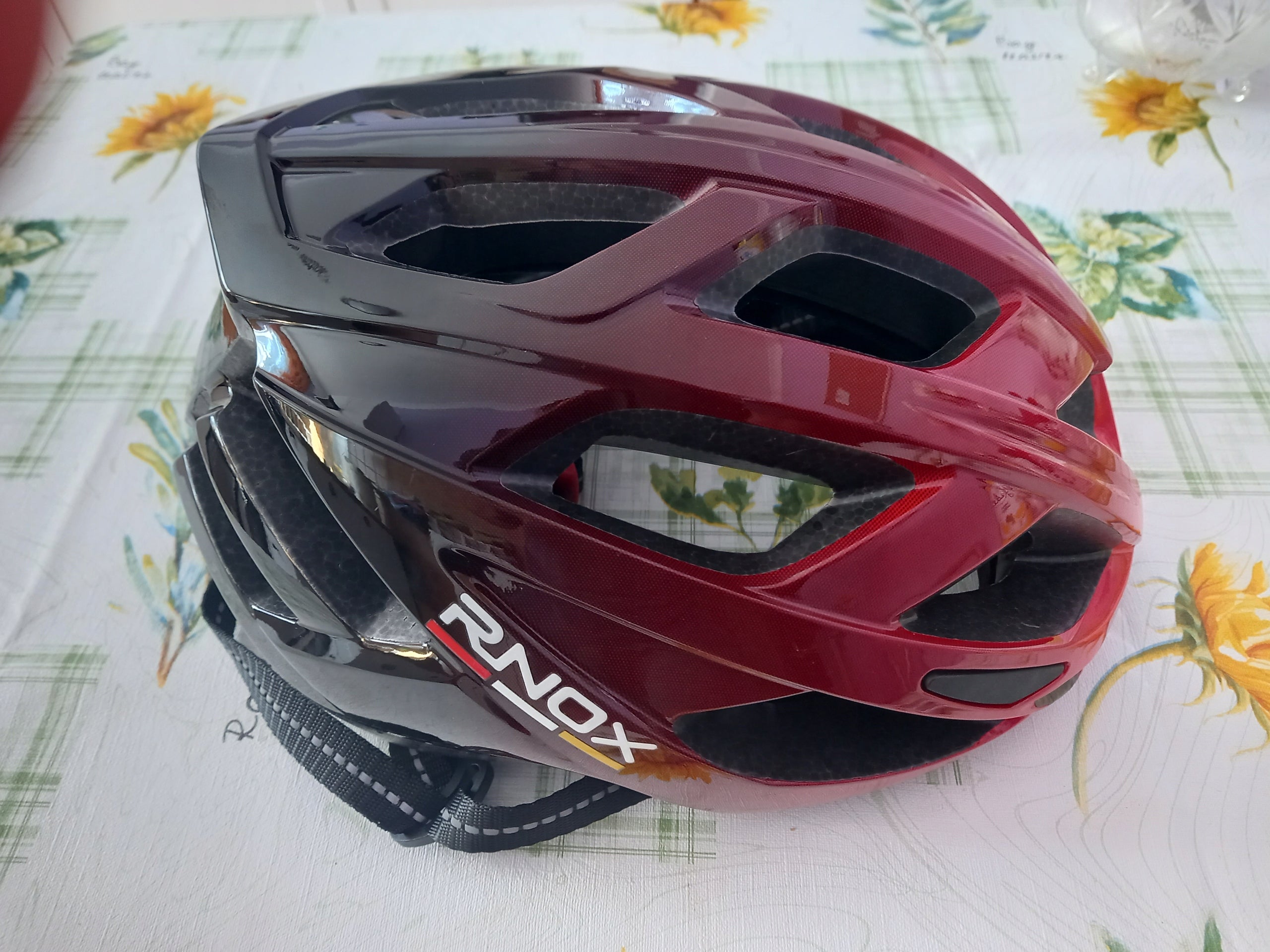 Bicycle helmet RNOX , 56-62 cm Manufacturer no brand
