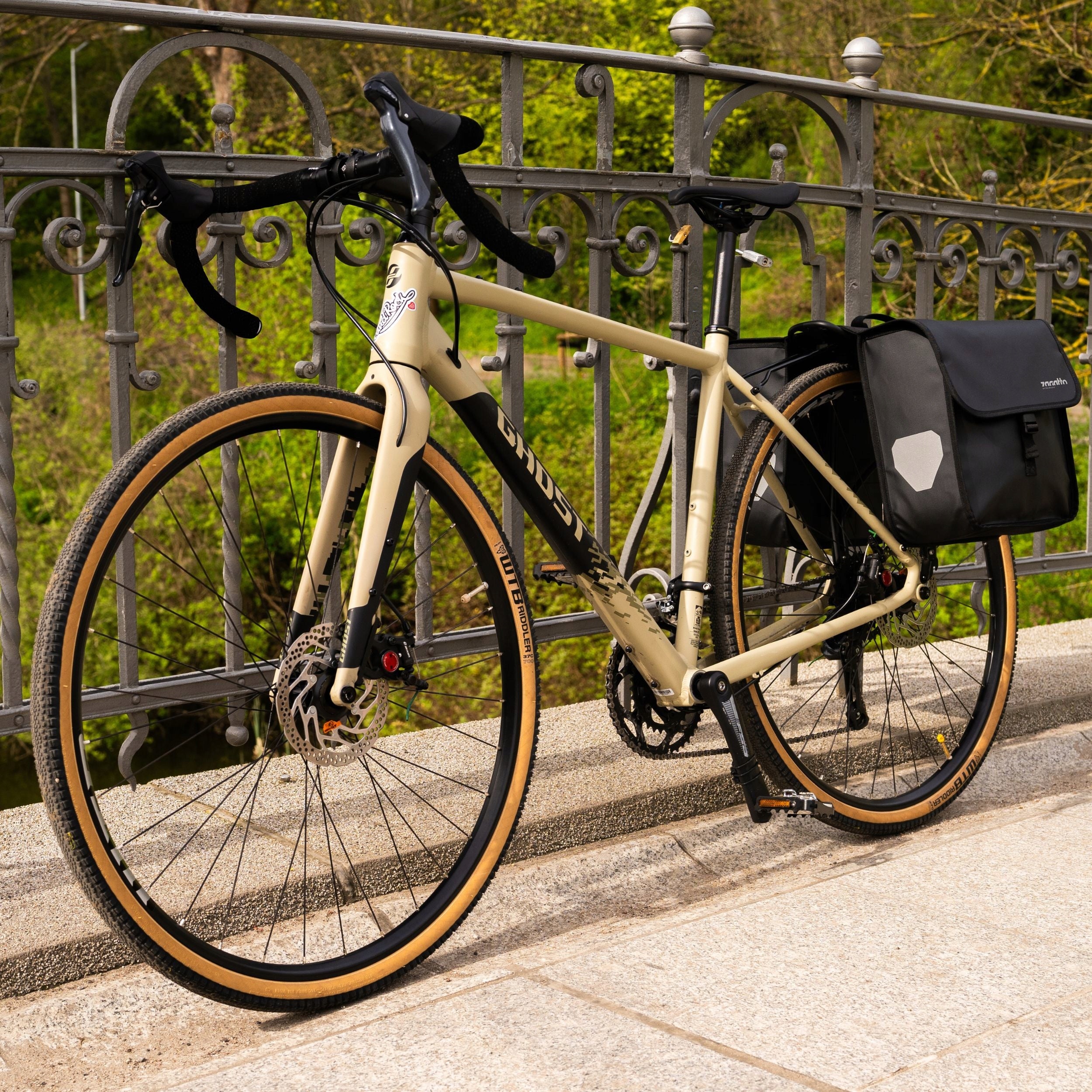Bicycle pouch for trunk double roomy rear waterproof ZAGATTO Model ZG864