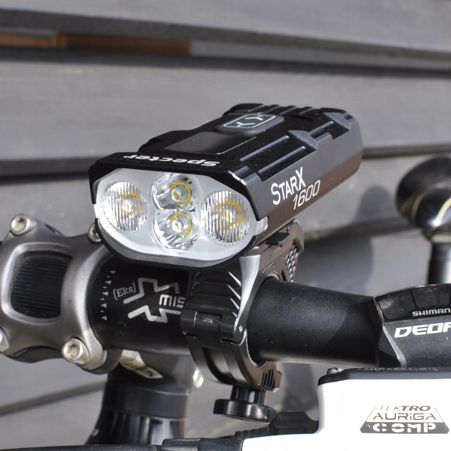 Bike Light Rechargeable Flashlight Front 1600 LM Power bank 6000 mAh Packaging status original