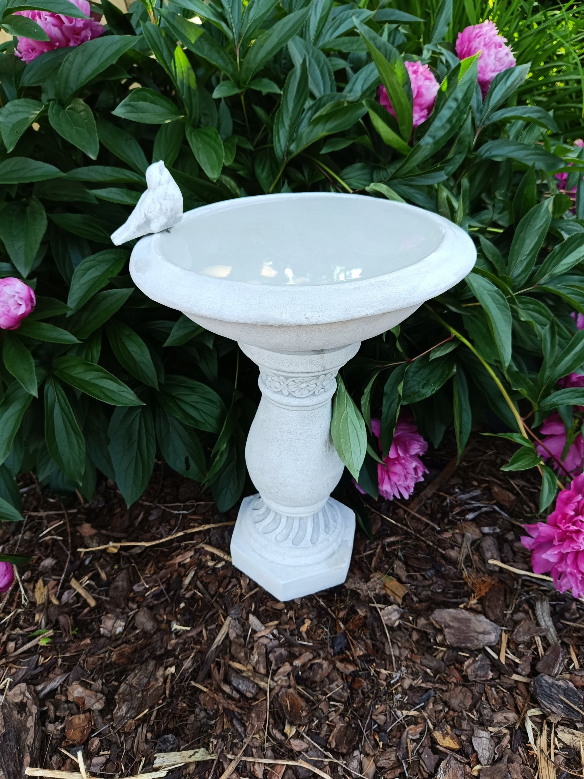 Bird drinker Venice on column Green Lane architectural concrete Manufacturer code 737
