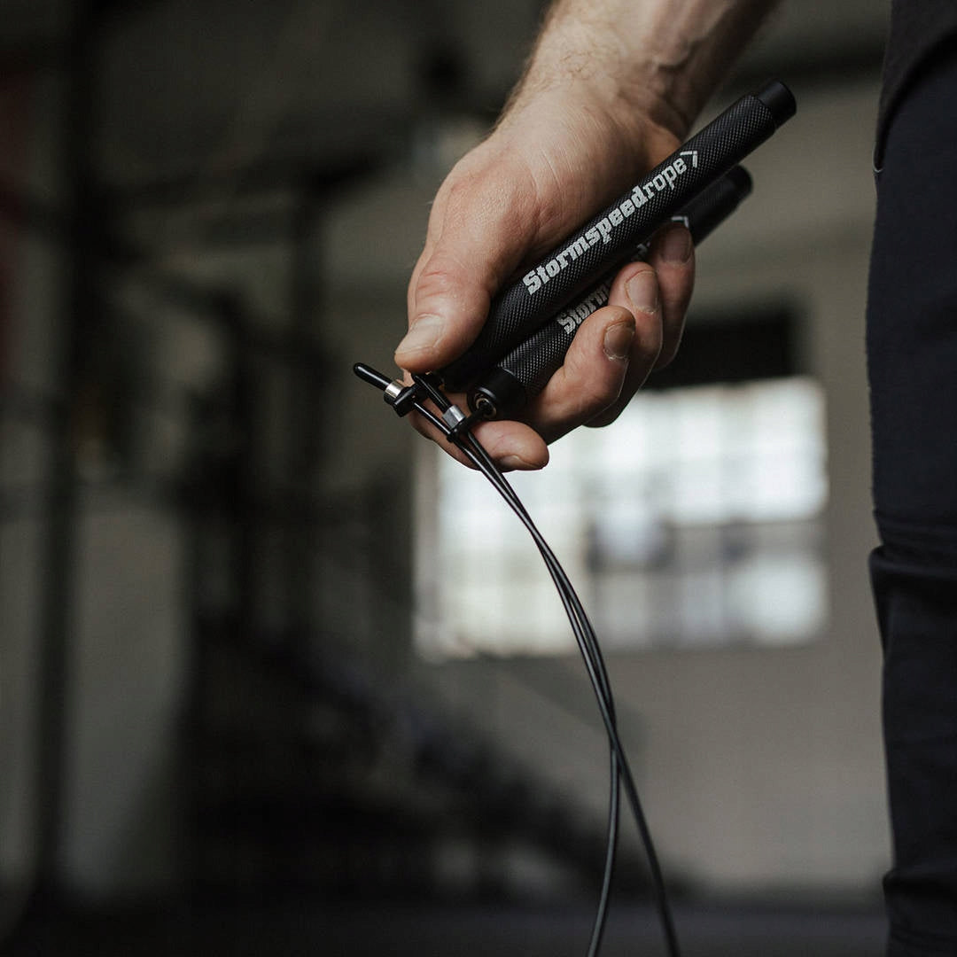 Black jump rope for athletes STORM SPEED ROPE SV2 professional + case Manufacturer code STORM SPEED ROPE SV2