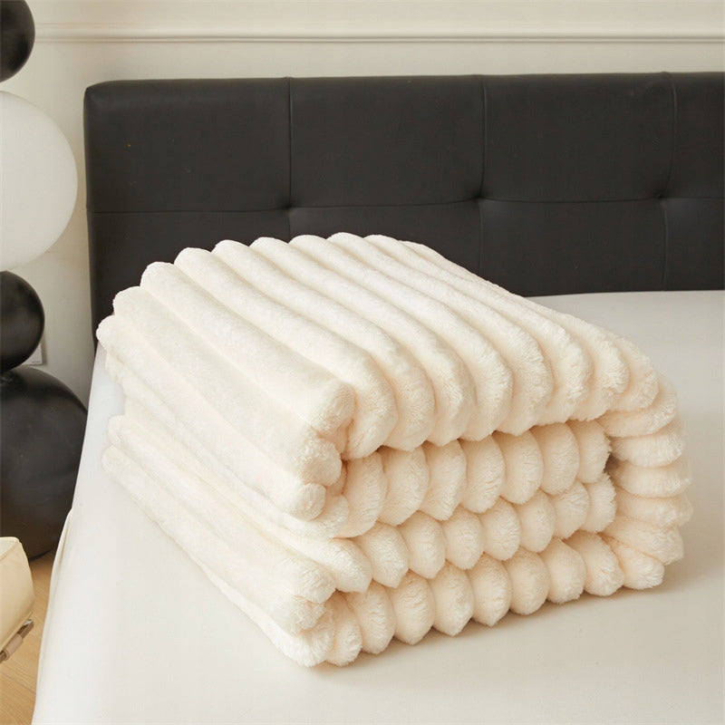 Blanket 160x200 plush embossed in thick stripes fluffy cream ecru bedspread Manufacturer code Narzuta na łóżko z pinteresta miękki koc pasy