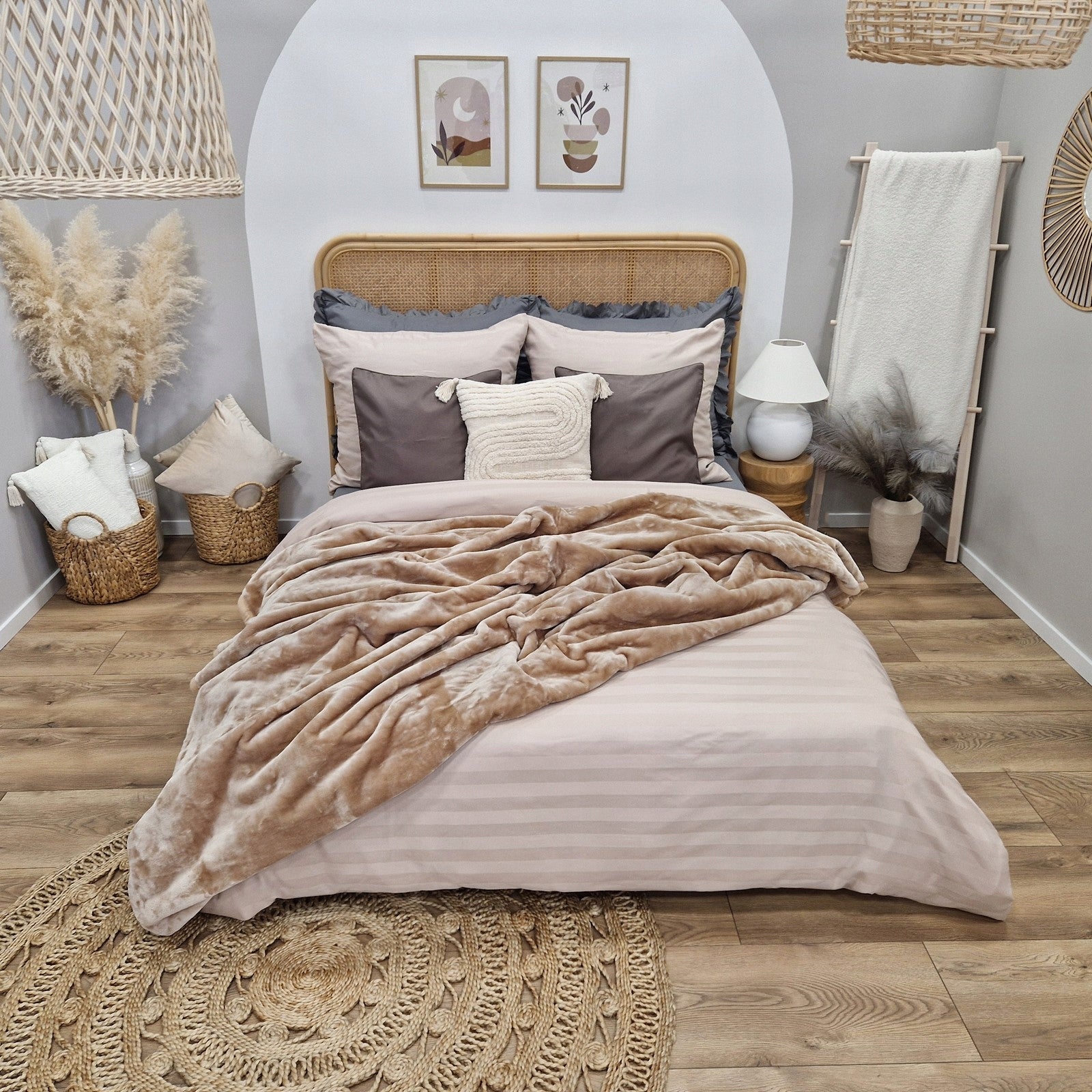Blanket THICK 160x200 ACRYLIC smooth warm BEDSPREAD YASEMIN beige Brand Łóżkoholicy