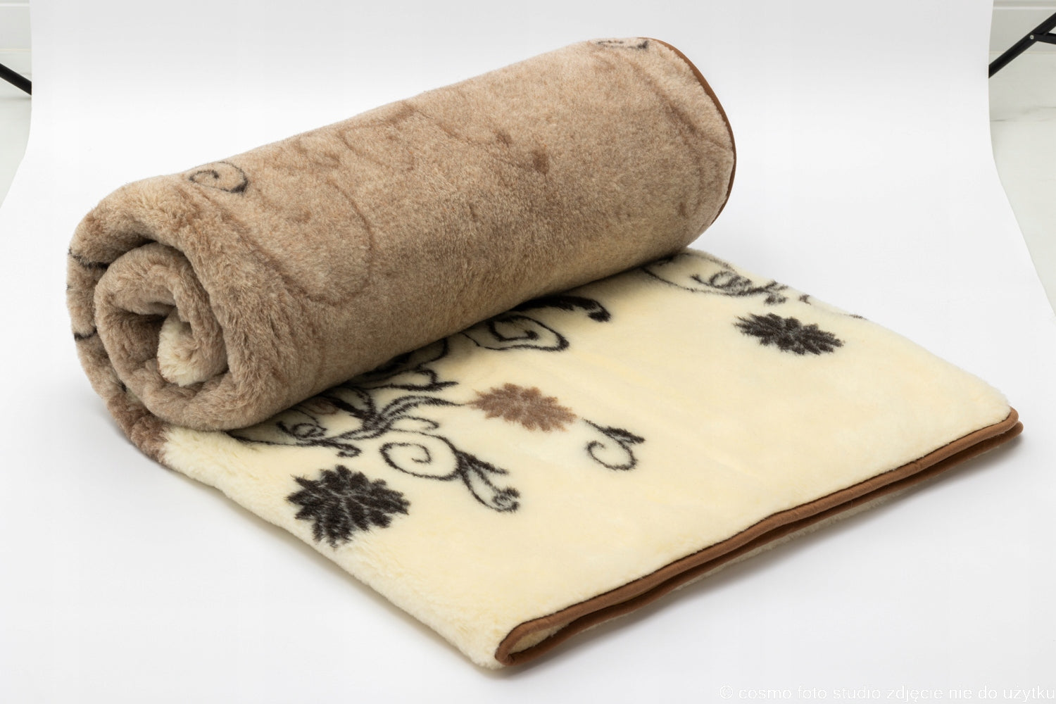 Blanket Wool Merinos Australian 100% Wool pattern elegant brown beige 140x200 Manufacturer code koc wełniany