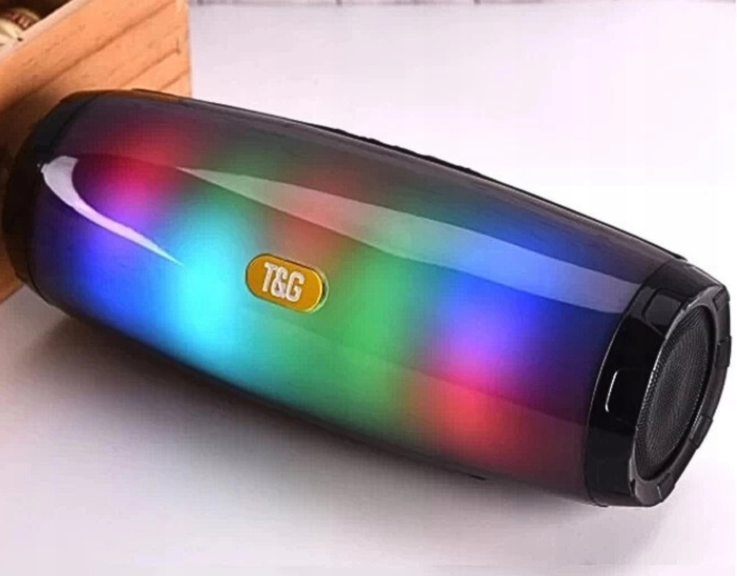 Bluetooth Speaker Wireless FM Radio AUX Card Reader SD TG165C Black Batteries included no