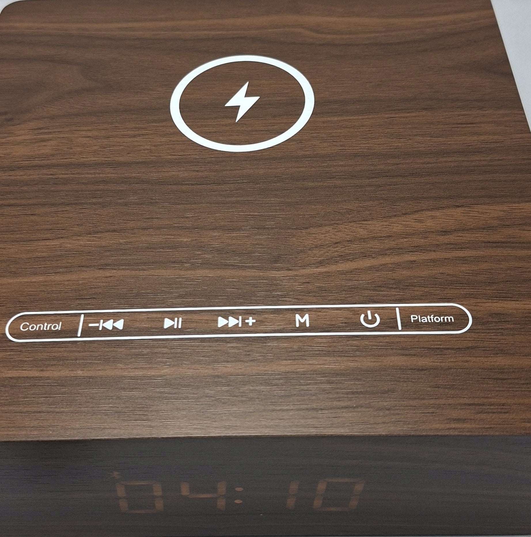 Bluetooth Speaker with LED Clock and Q5A Charger – Walnut Packaging status original