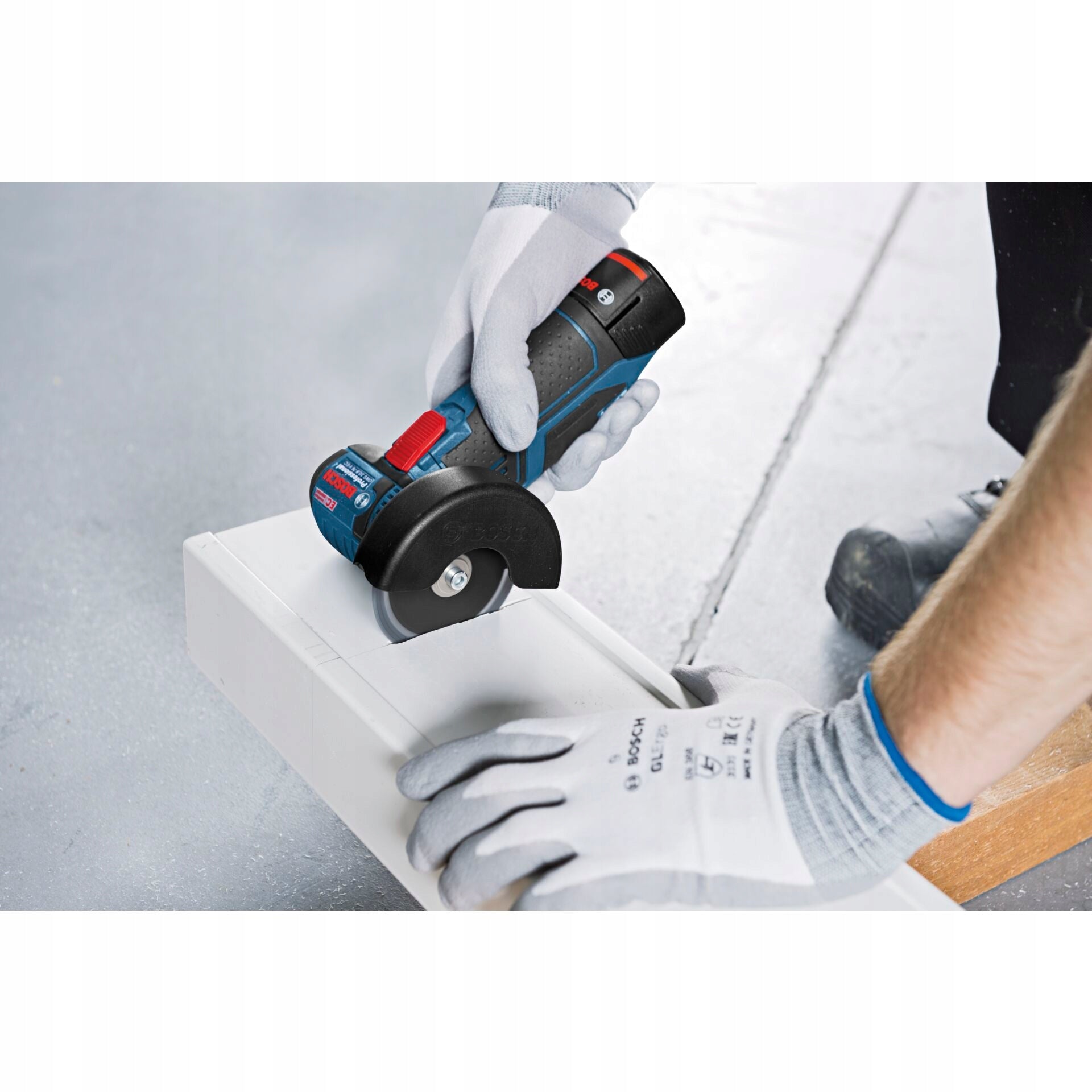 Bosch GWS 12V-76 Professional Cordless Executioner Grinder Manufacturer code 000