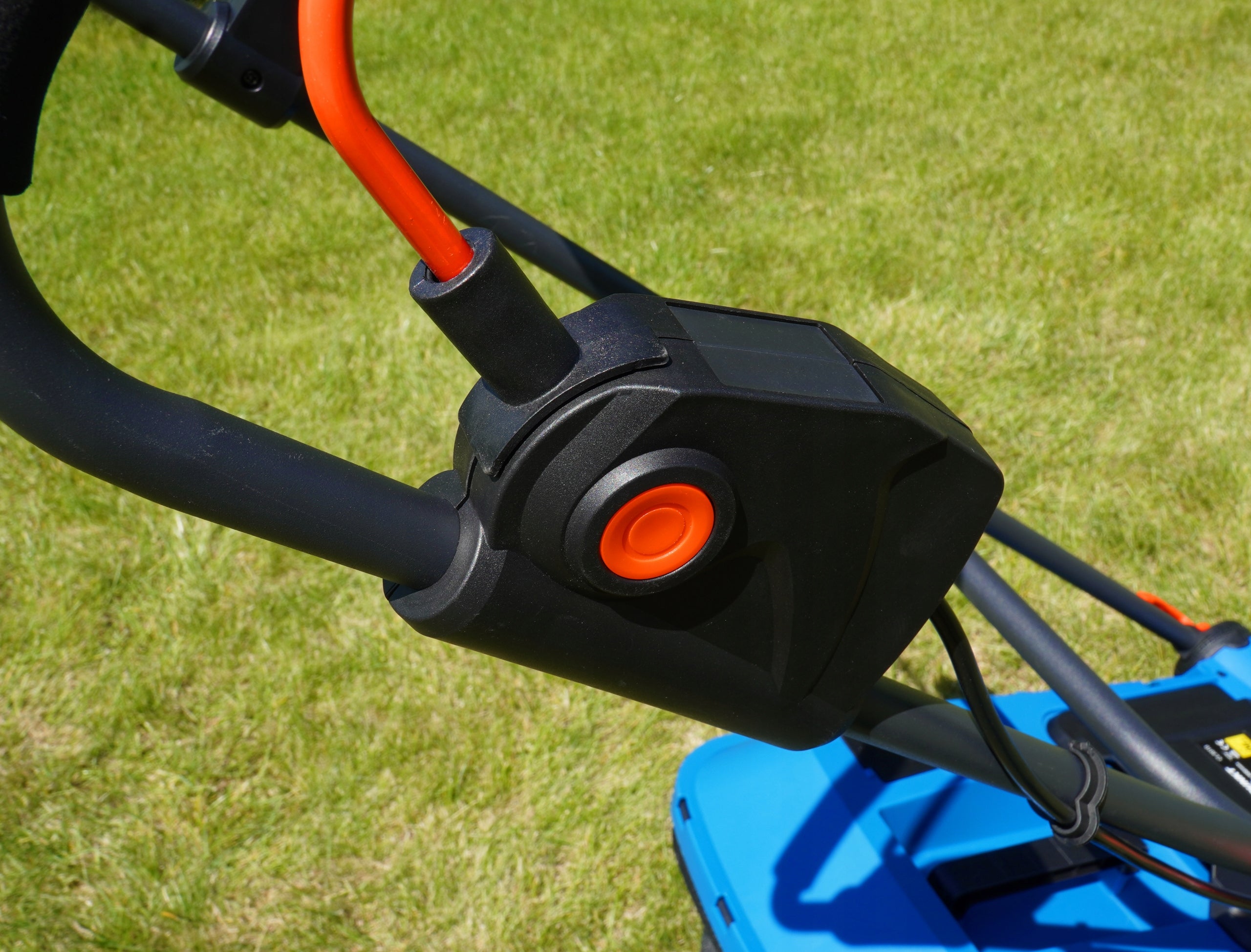 Brushless 33cm Cordless Lawn Mower Basket Blaupunkt CL3010 Basket capacity 30 l