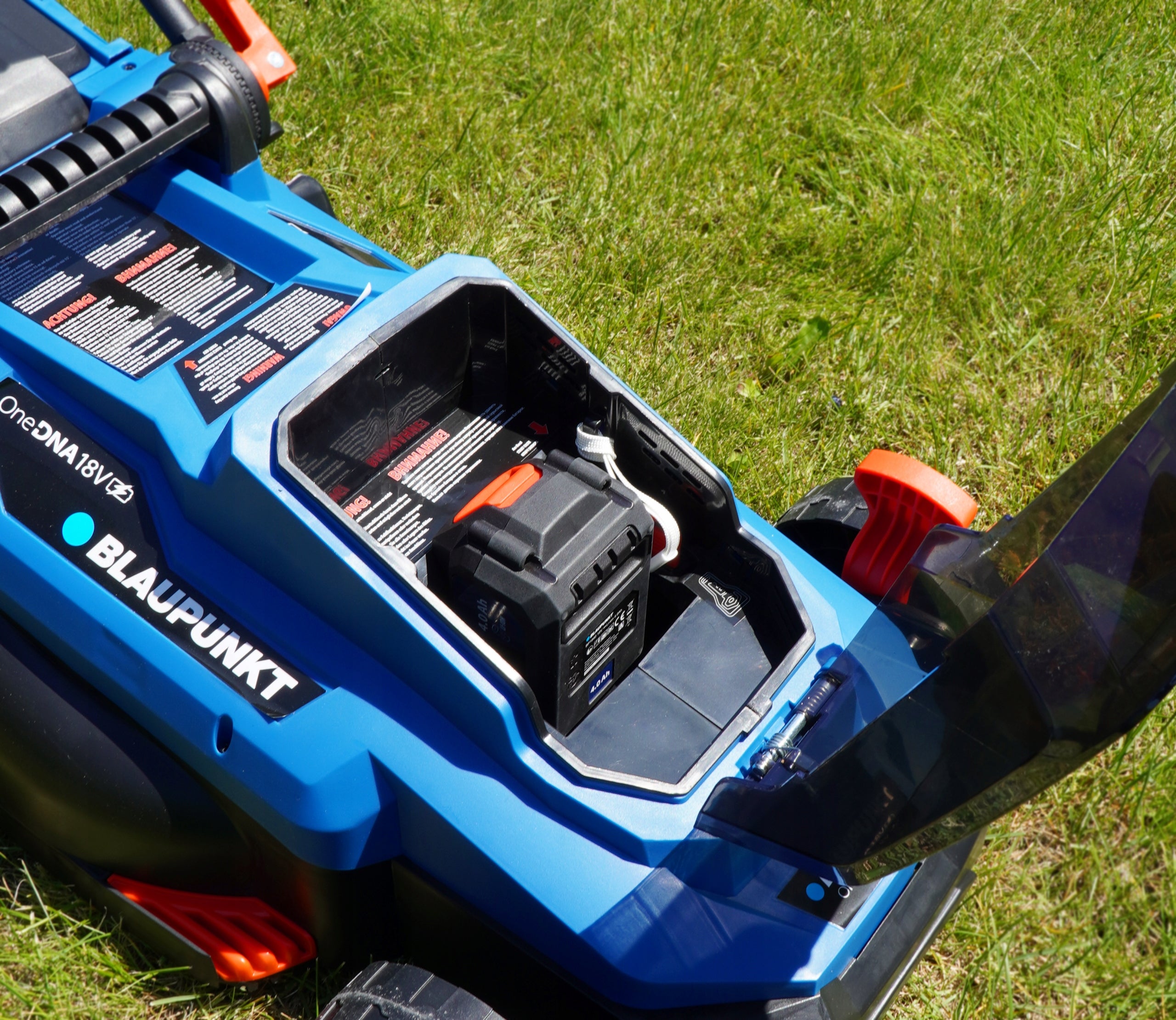 Brushless 33cm Cordless Lawn Mower Basket Blaupunkt CL3010 Mowing width 33 cm