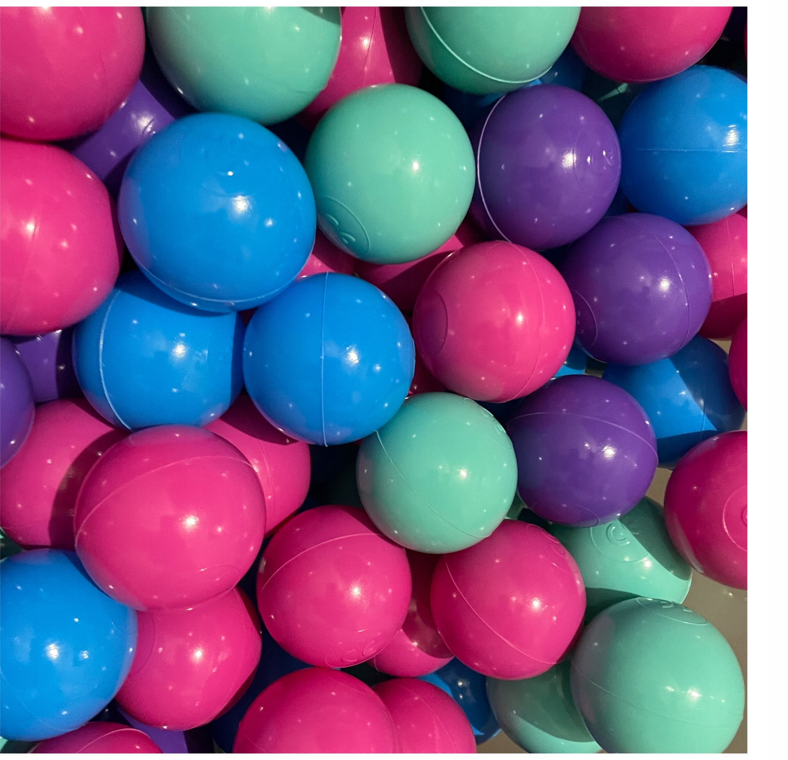 BubbleHuggle Dry Pool Balls – Set of 200 pcs (Diameter 6 cm) Number of pieces in the set 200 pcs