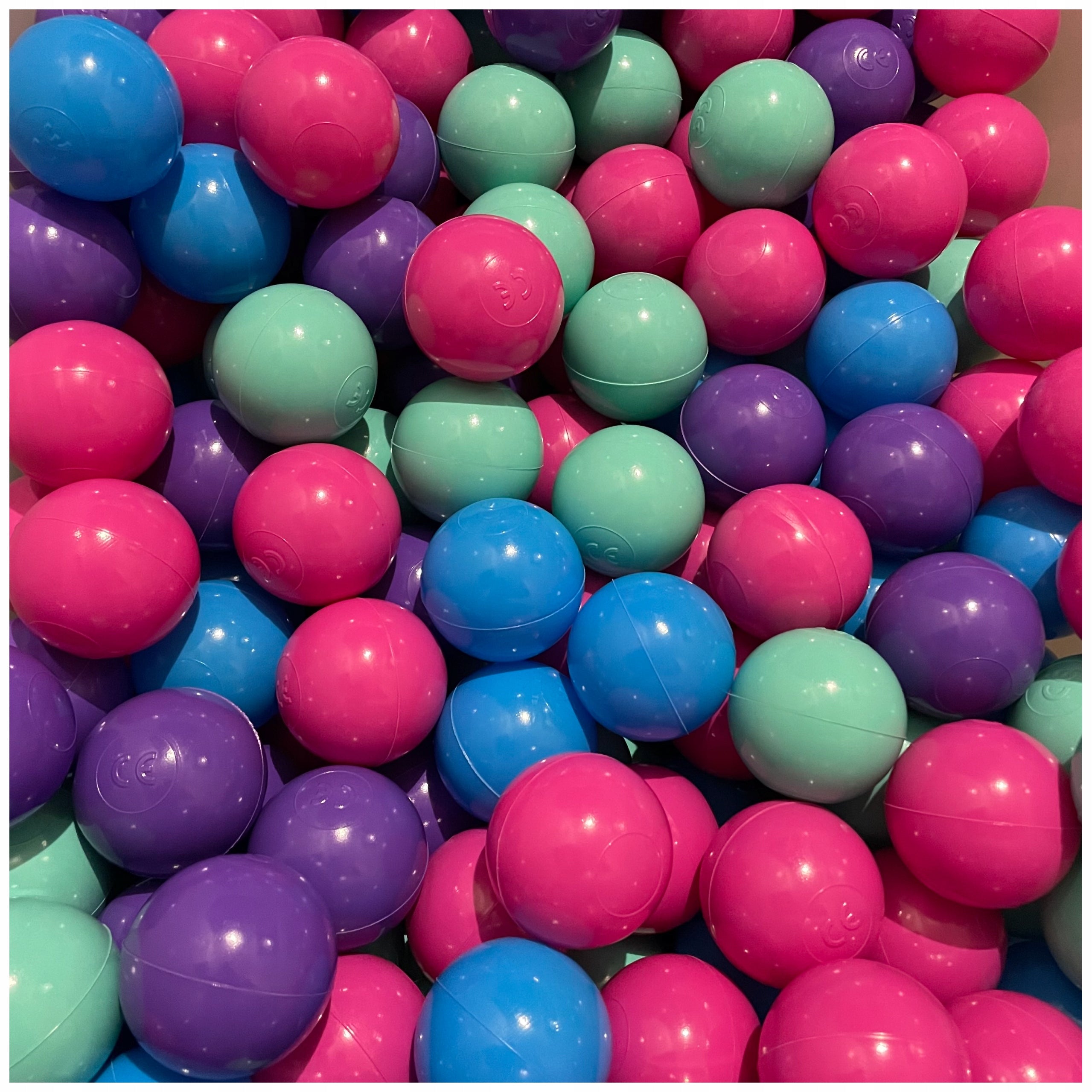 BubbleHuggle Dry Pool Balls – Set of 200 pcs (Diameter 6 cm)