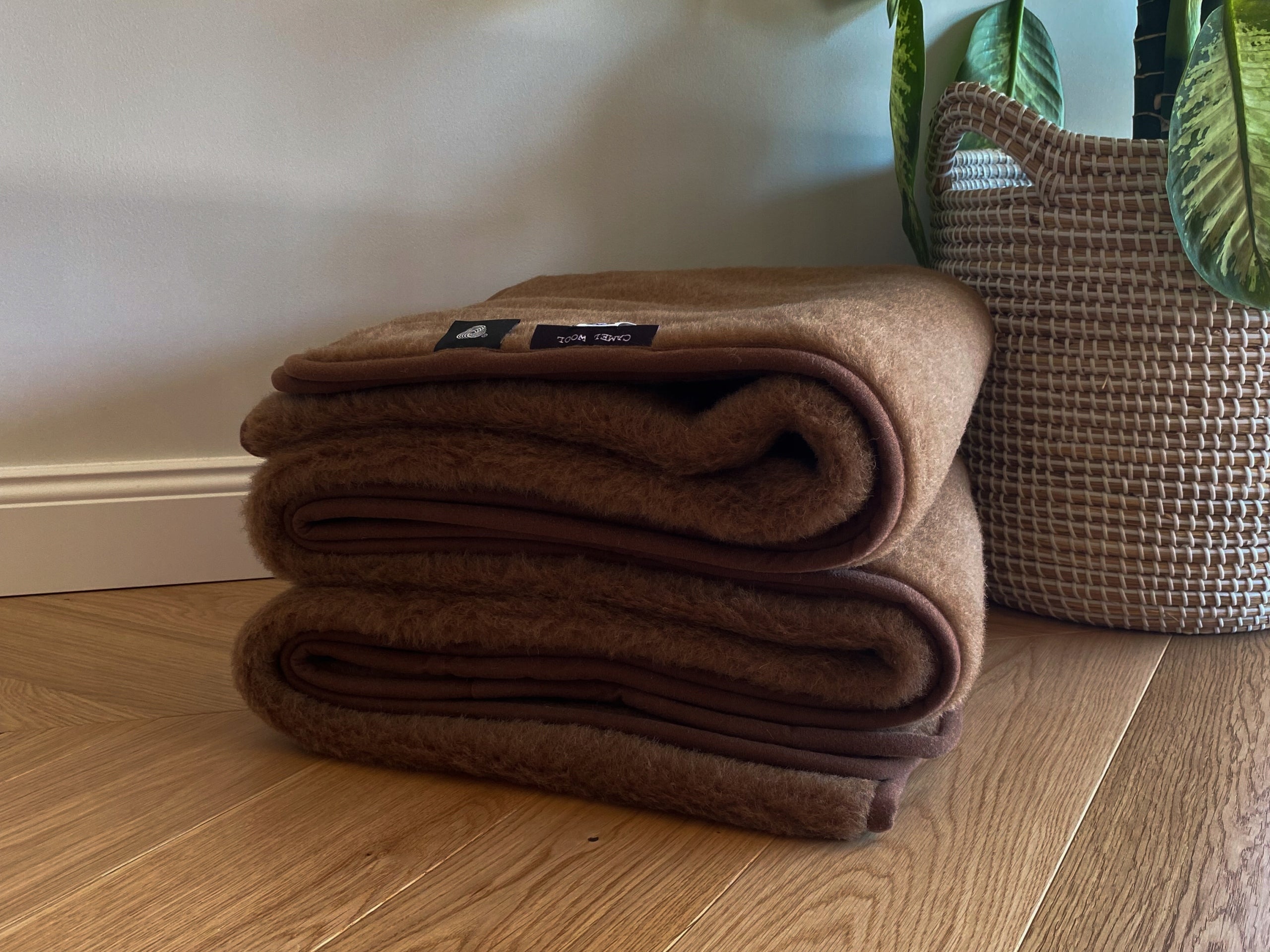 CAMEL BROWNIE WOOL BLANKET 140X200 – NATURAL CAMEL WOOL Brand Poszyte