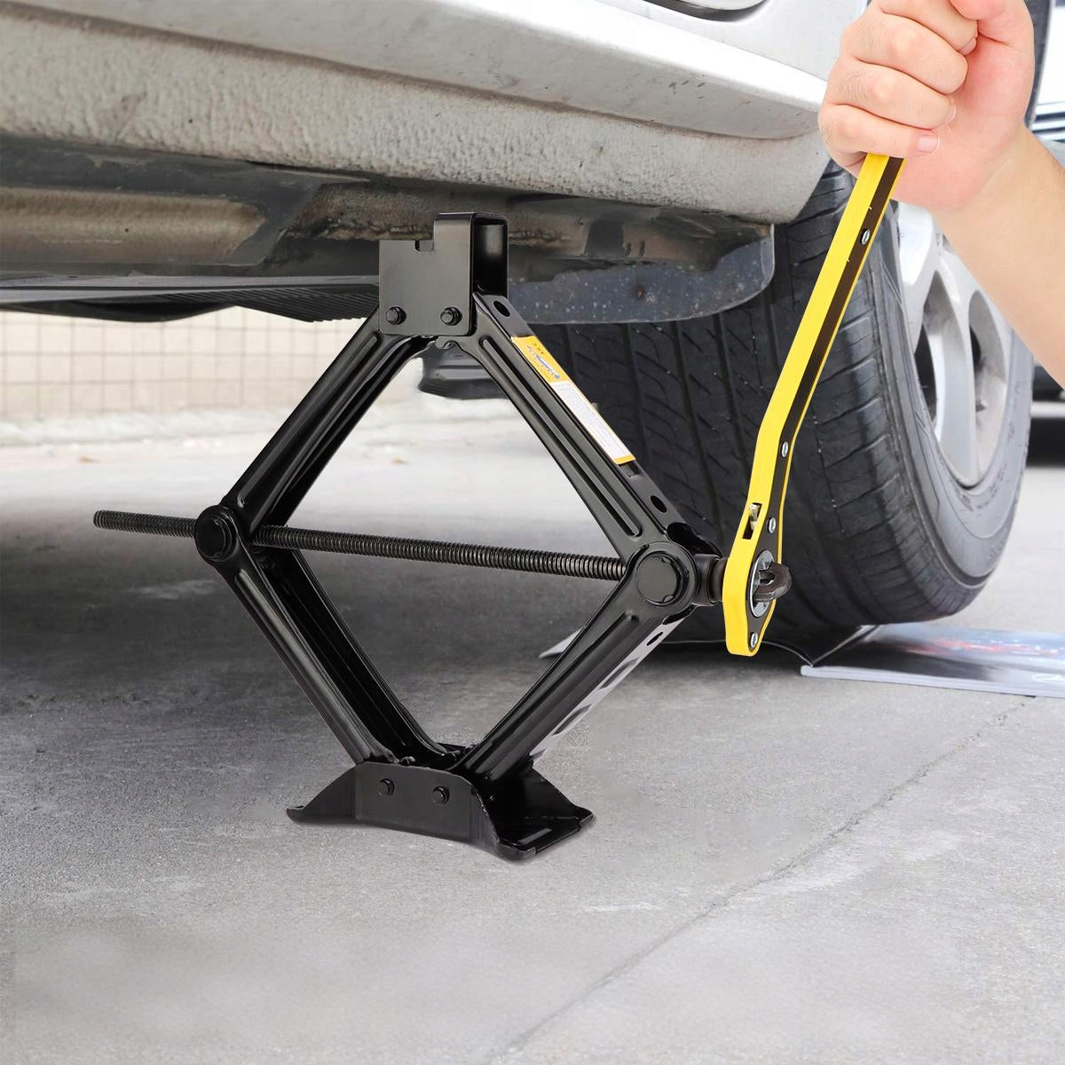 CAR LIFT TRAPEZOIDAL LEVER 2,5t 2500kg Minimum lifting height 100 mm