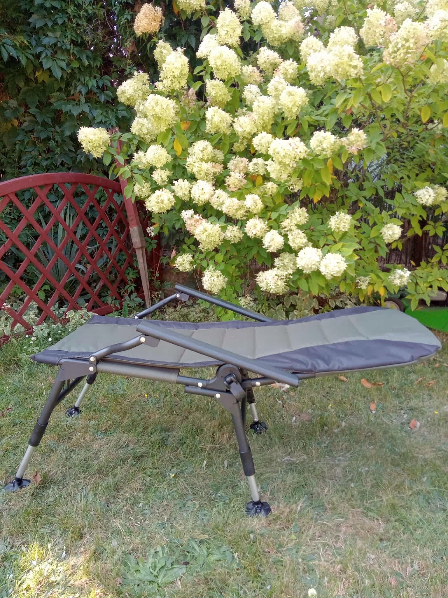 CARP FISHING CHAIR STABLE STRONG max load up to 160 kg Model Precyzyjny mechanizm regulacji oparcia