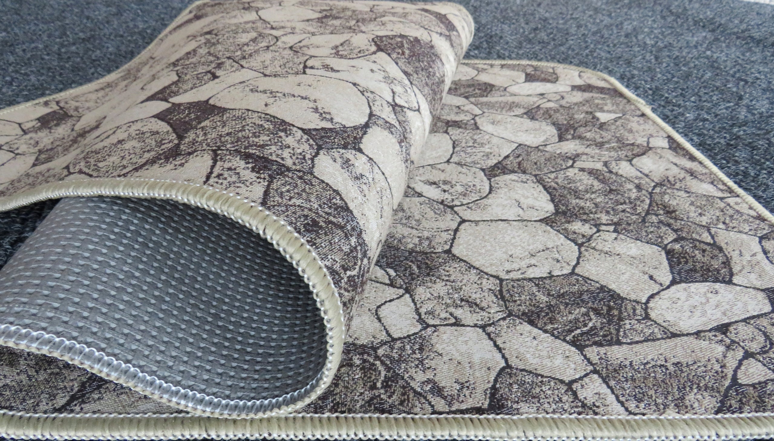 CARPET FOR KITCHEN AND BATHROOM WITH AN ANTI-SLIP PVC BASE 52x110 CM Manufacturer code 01