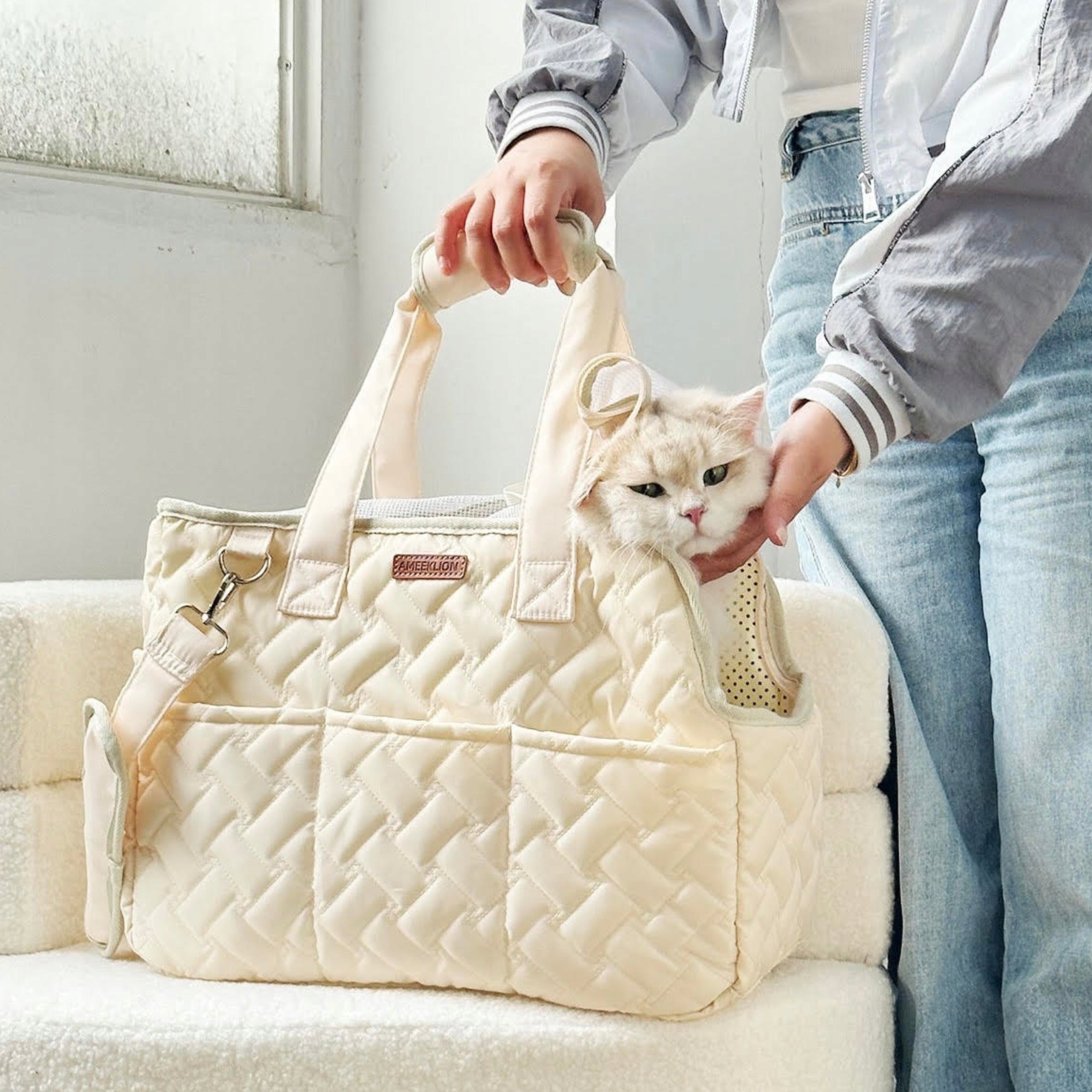 CAT CARRIER SHOULDER BAG FOR ANIMALS VENTILATION SIEMIEC Trade name TRANSPORTER DLA KOTA