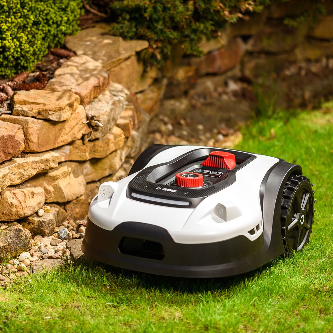 CEDRUS L20 ROBOT MOWER AUTOMATIC LAWN MOWER C-MOW 2000m2 WiFi Batteries included yes