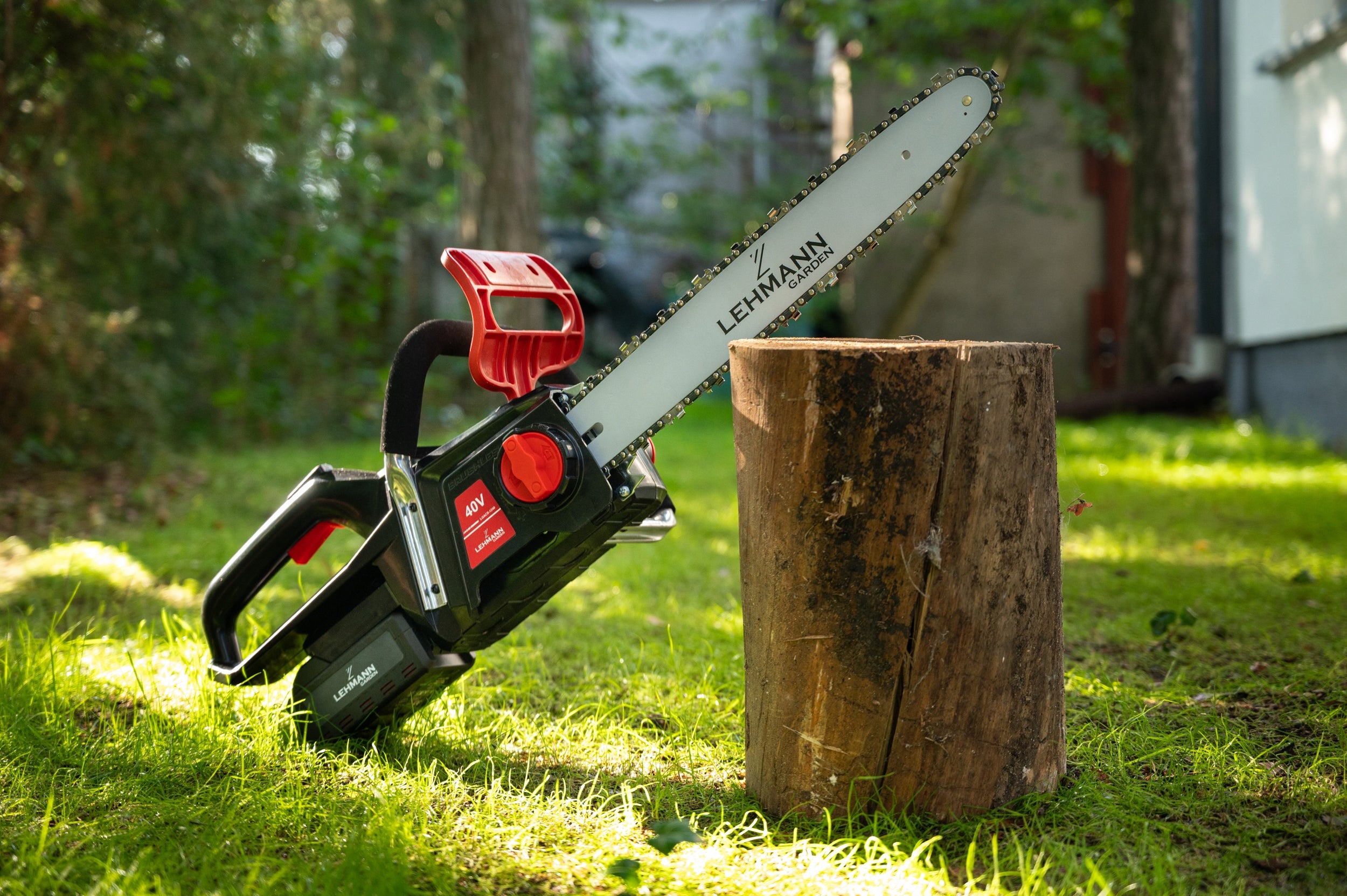 CHAINSAW CORDLESS WOOD BRANCH STRONG AKU 40V 41cm Set contents pilarka prowadnica (ostrze) osłona prowadnicy (ostrza) łańcuch ładowarka akumulator
