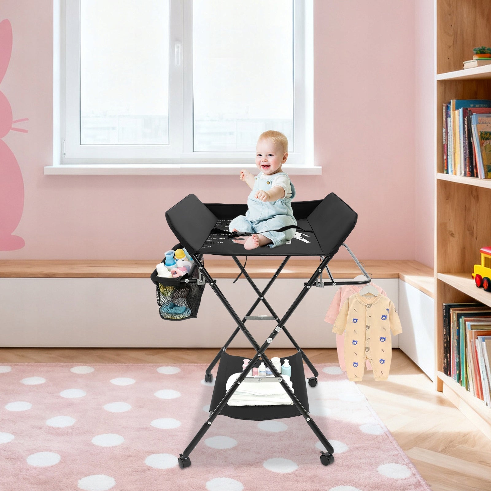 CHANGING TABLE WITH WHEELS FEATURES A CARTOON PRINT BLACK Manufacturer code 4456152