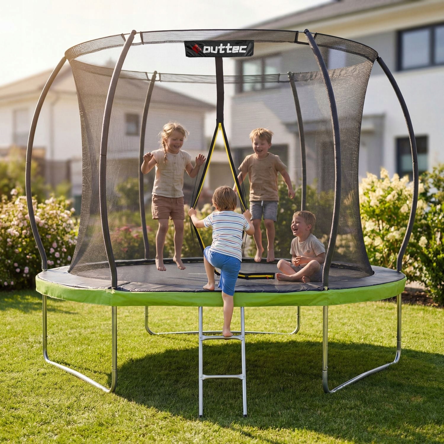 CHILDREN'S GARDEN TRAMPOLINE 244CM 8FT PUMPKIN INDOOR NET OUTTEC Kind with net