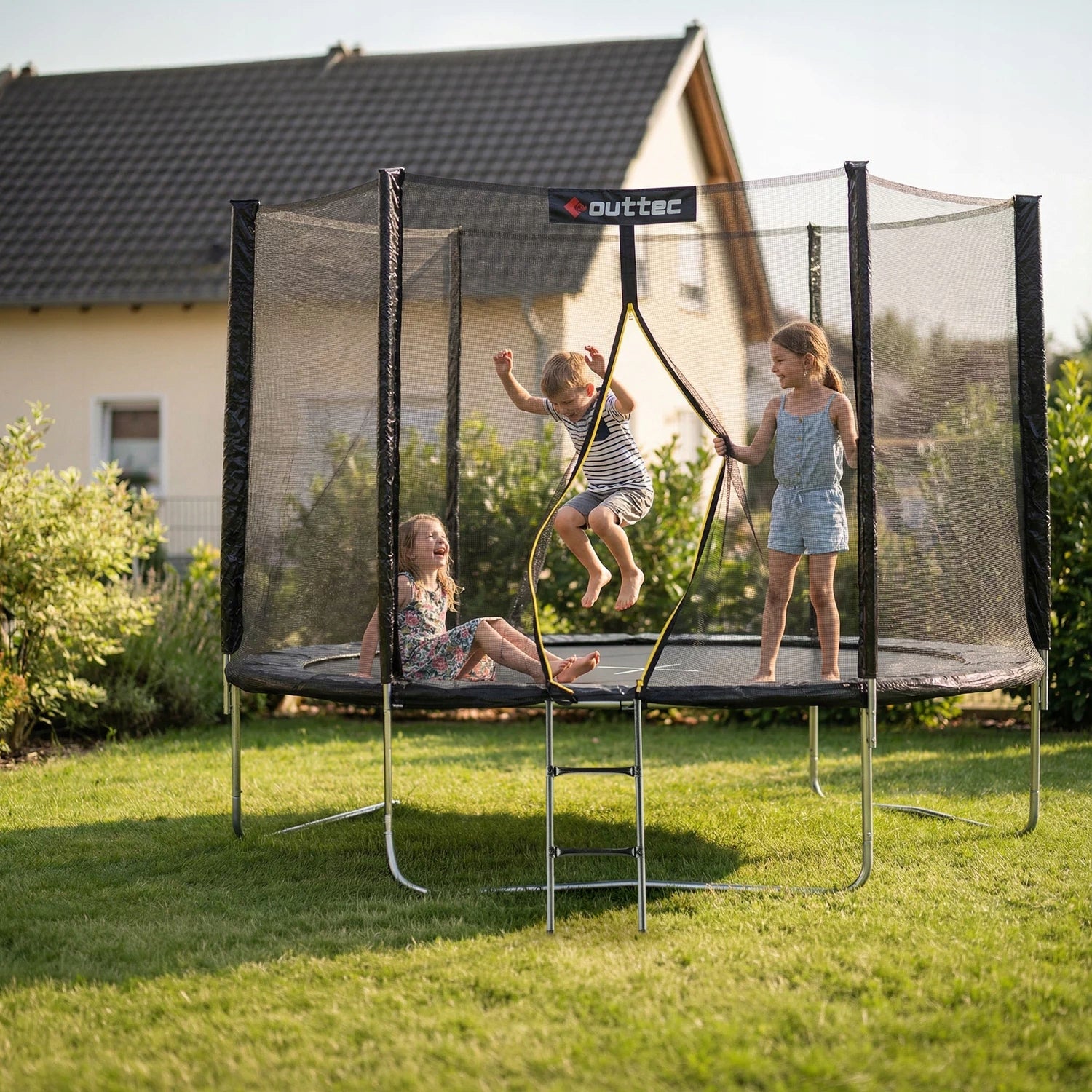 CHILDREN'S GARDEN TRAMPOLINE STRONG OUTDOOR NET LADDER 8FT OUTTEC Kid's age 3＋ years